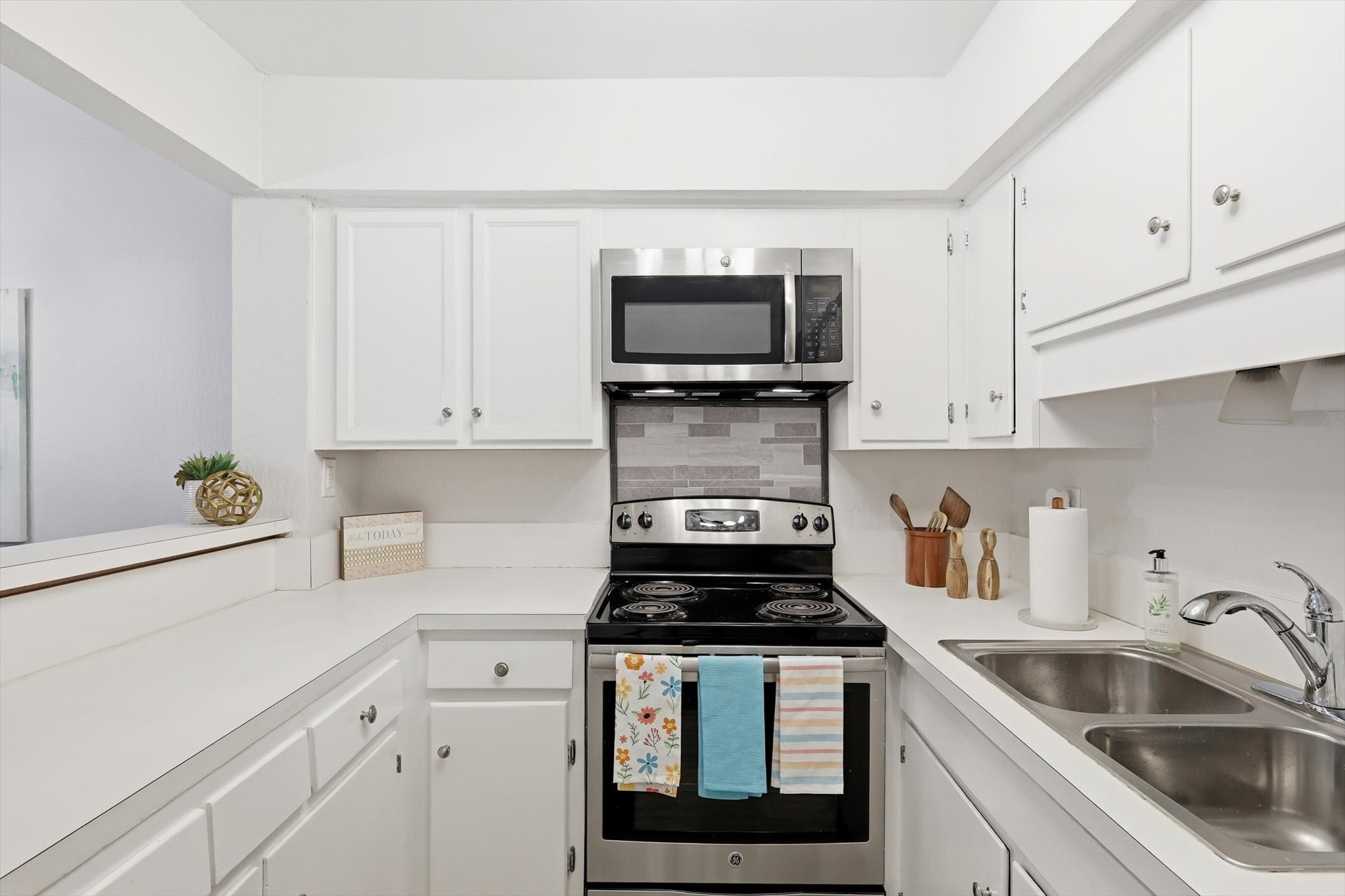 5323 Fleetwood Oaks Avenue Dallas TX 75235
