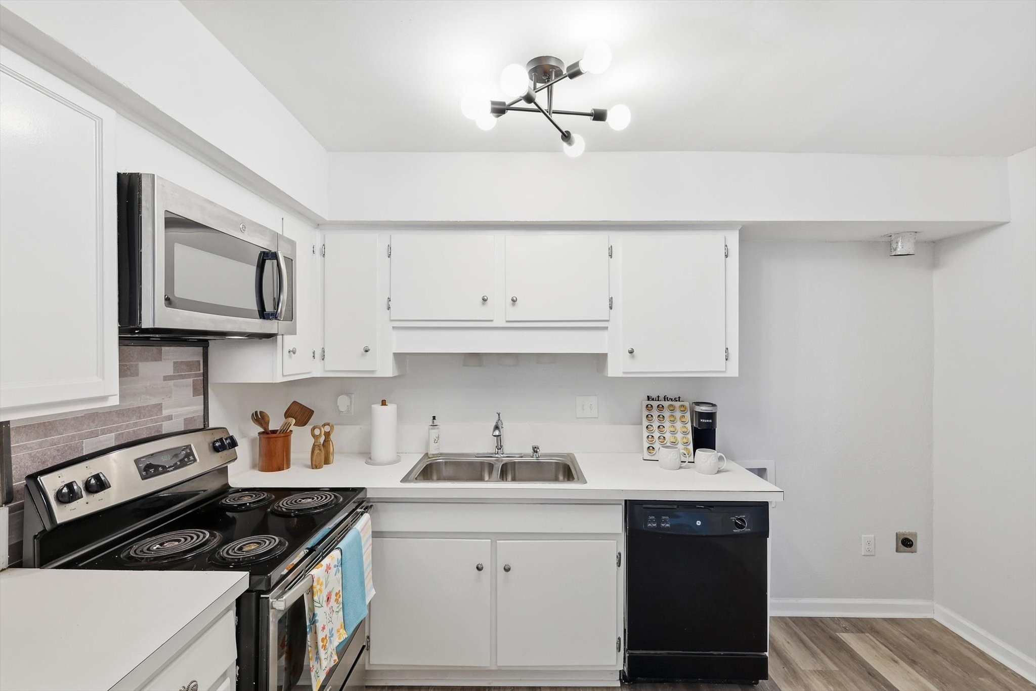 5323 Fleetwood Oaks Avenue Dallas TX 75235