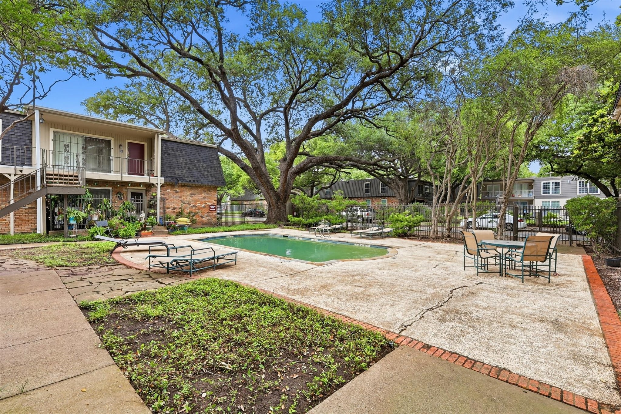 5323 Fleetwood Oaks Avenue Dallas TX 75235