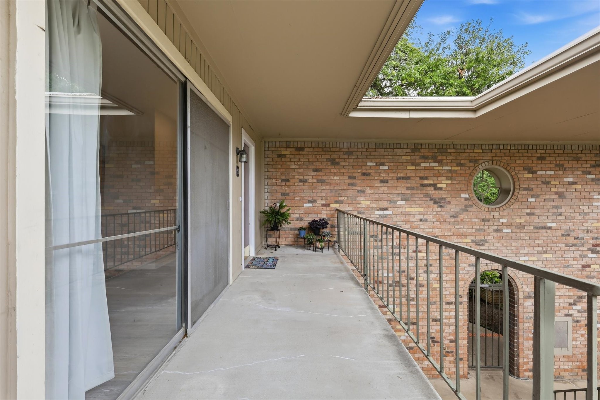 5323 Fleetwood Oaks Avenue Dallas TX 75235