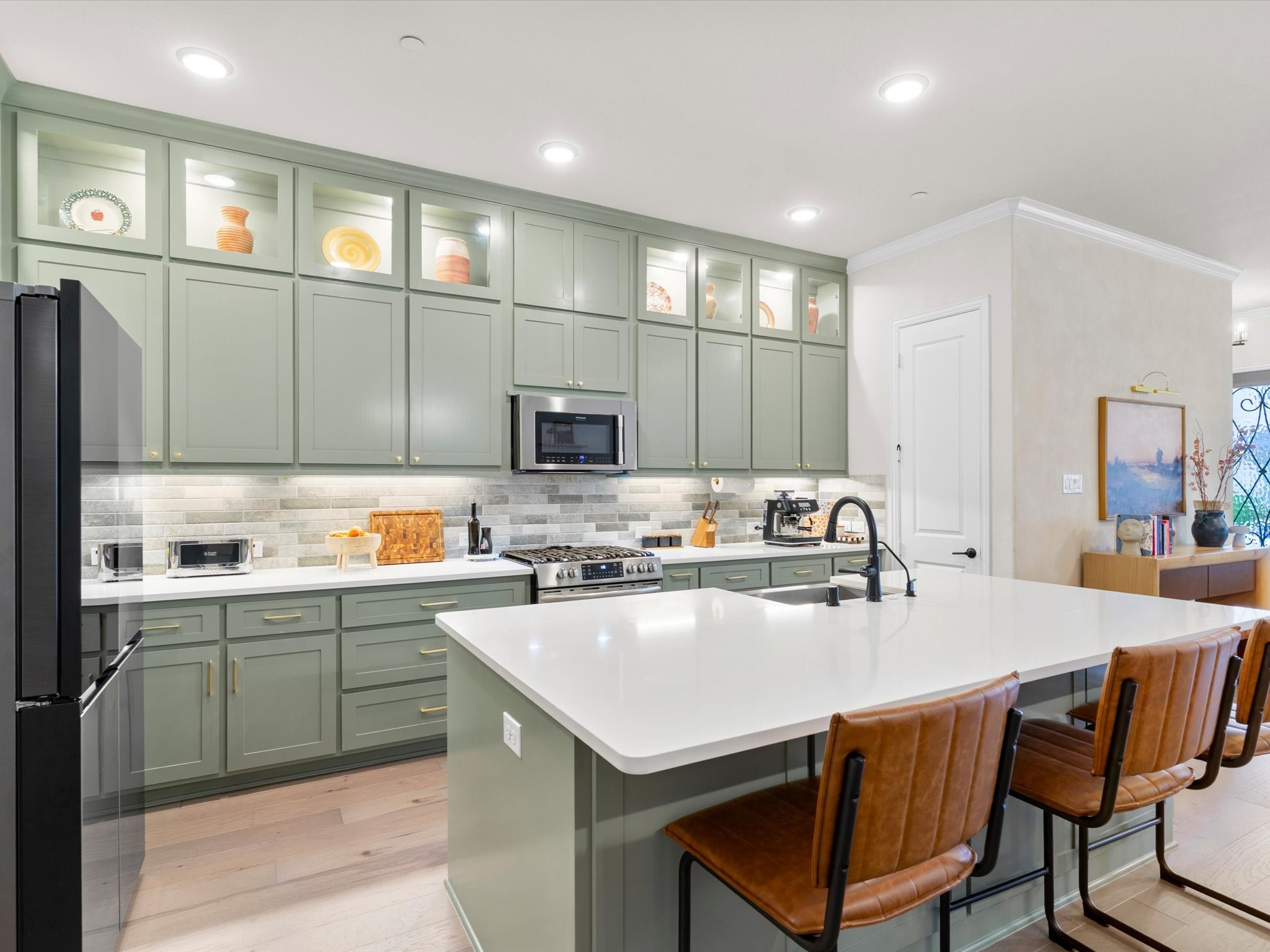 1888 Melinda Lane Farmers Branch TX 75234
