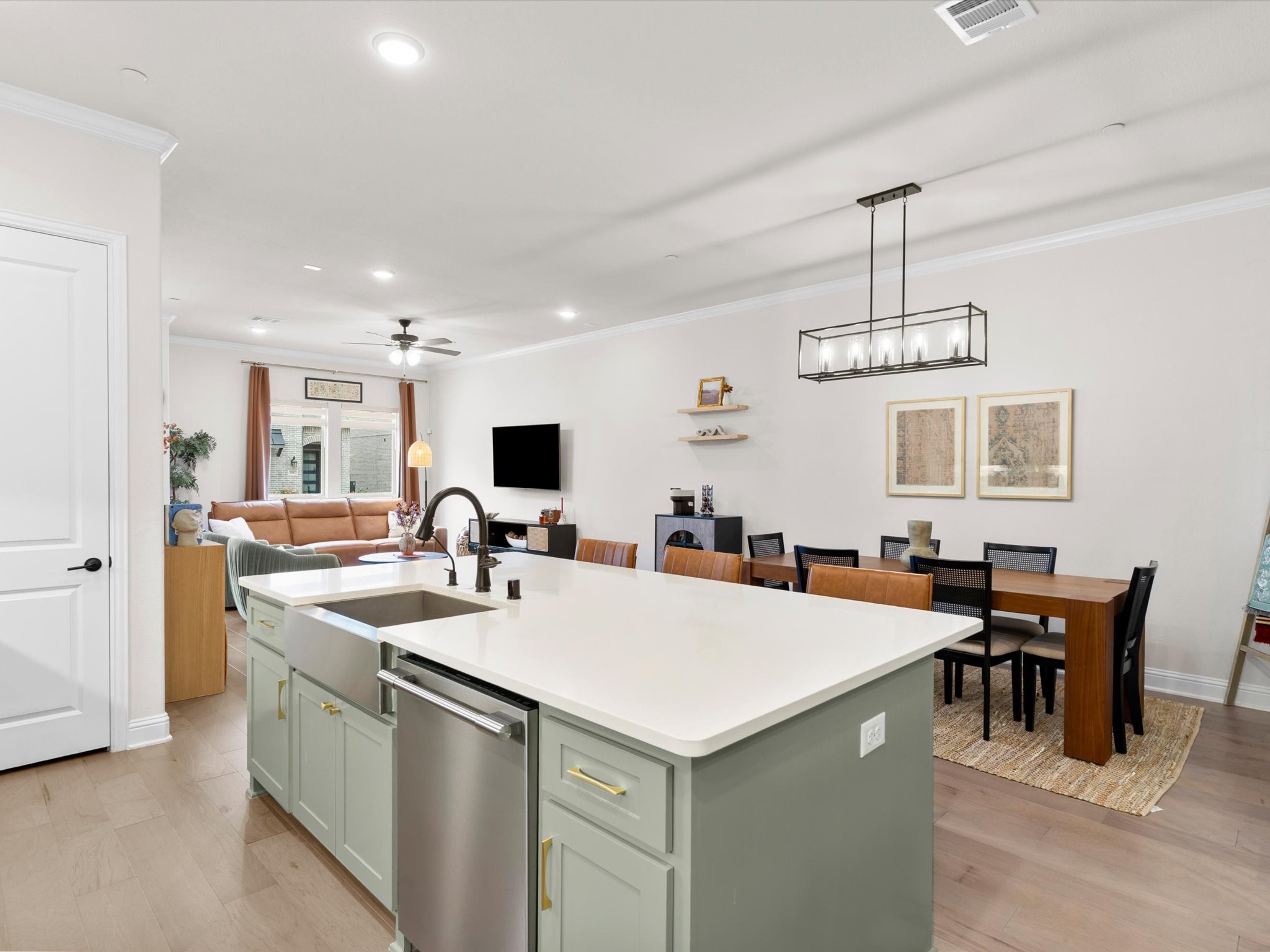 1888 Melinda Lane Farmers Branch TX 75234