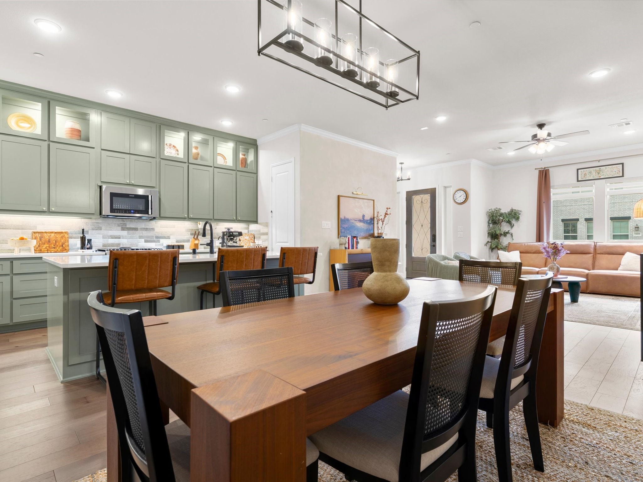 1888 Melinda Lane Farmers Branch TX 75234