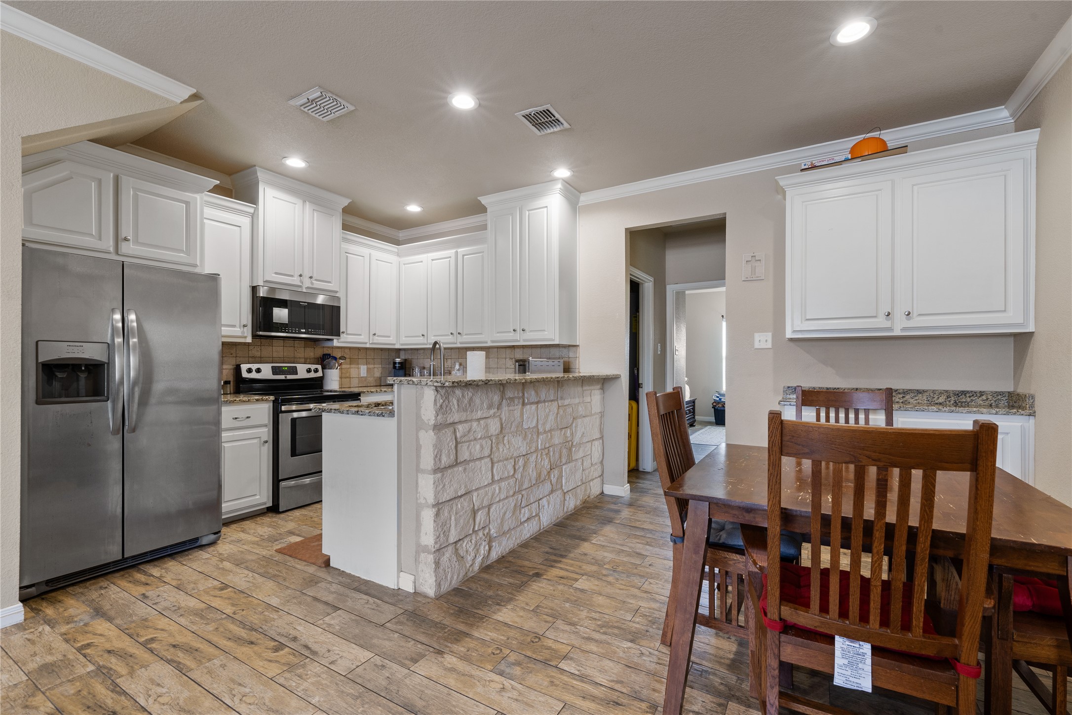 713 Park Street Mcgregor TX 76657