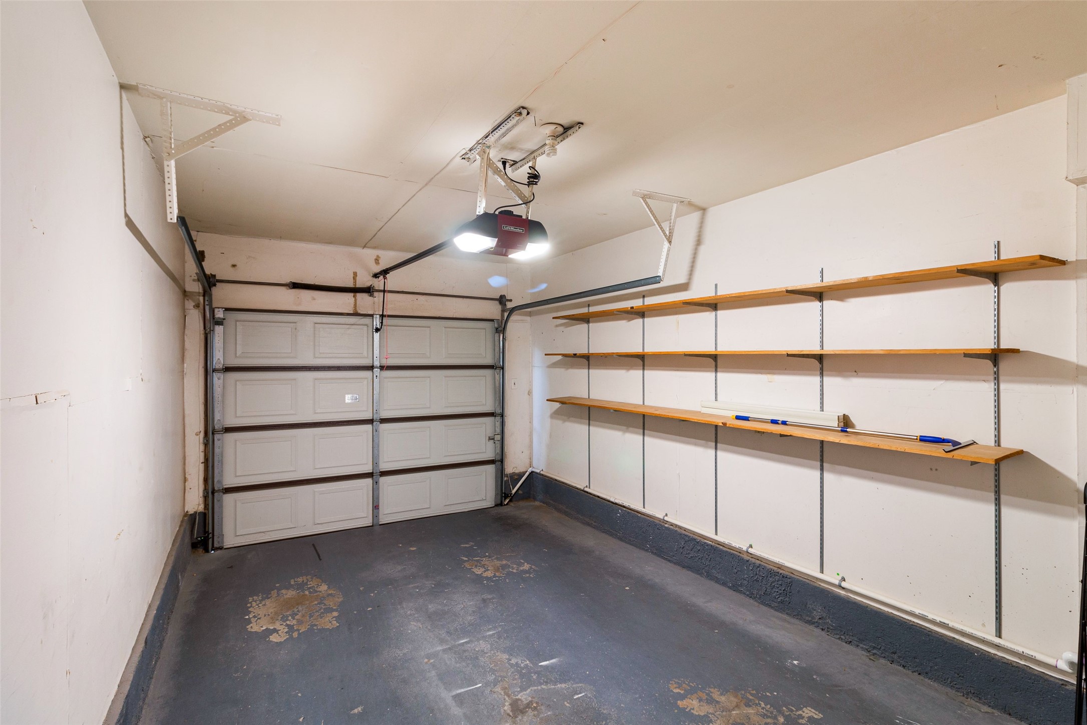 17490 Meandering Way Dallas TX 75252