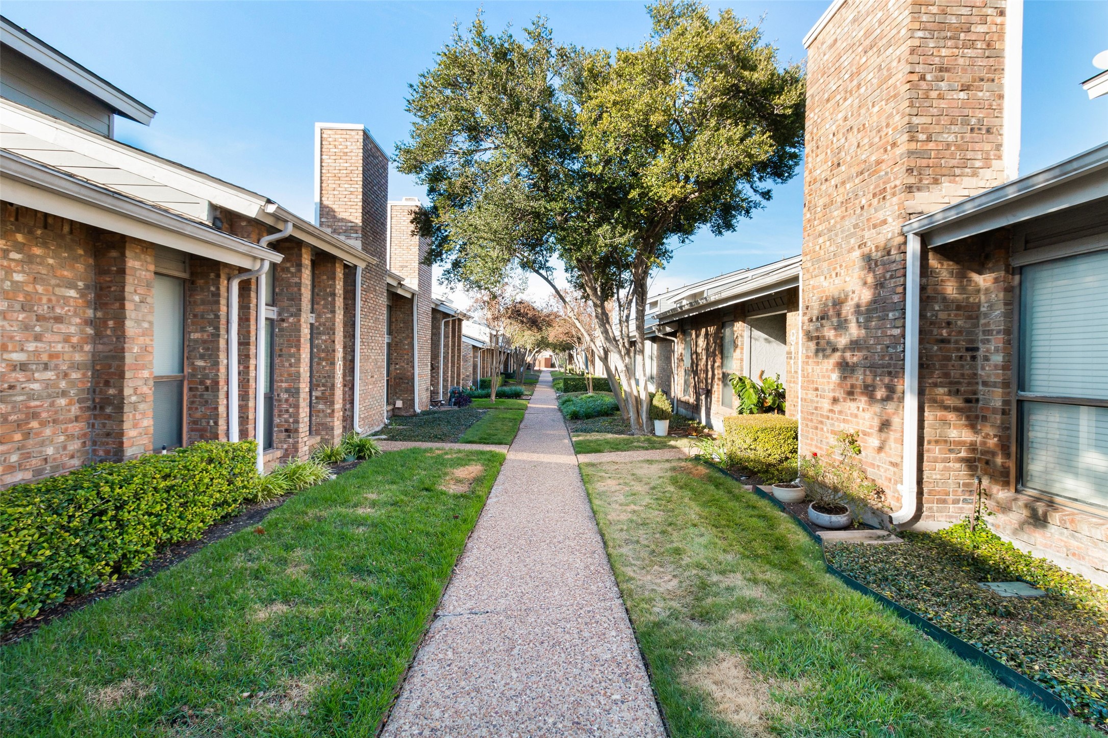 17490 Meandering Way Dallas TX 75252