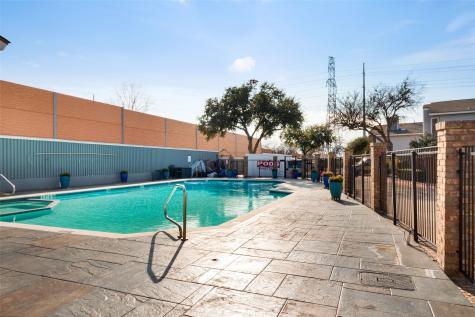 17490 Meandering Way Dallas TX 75252