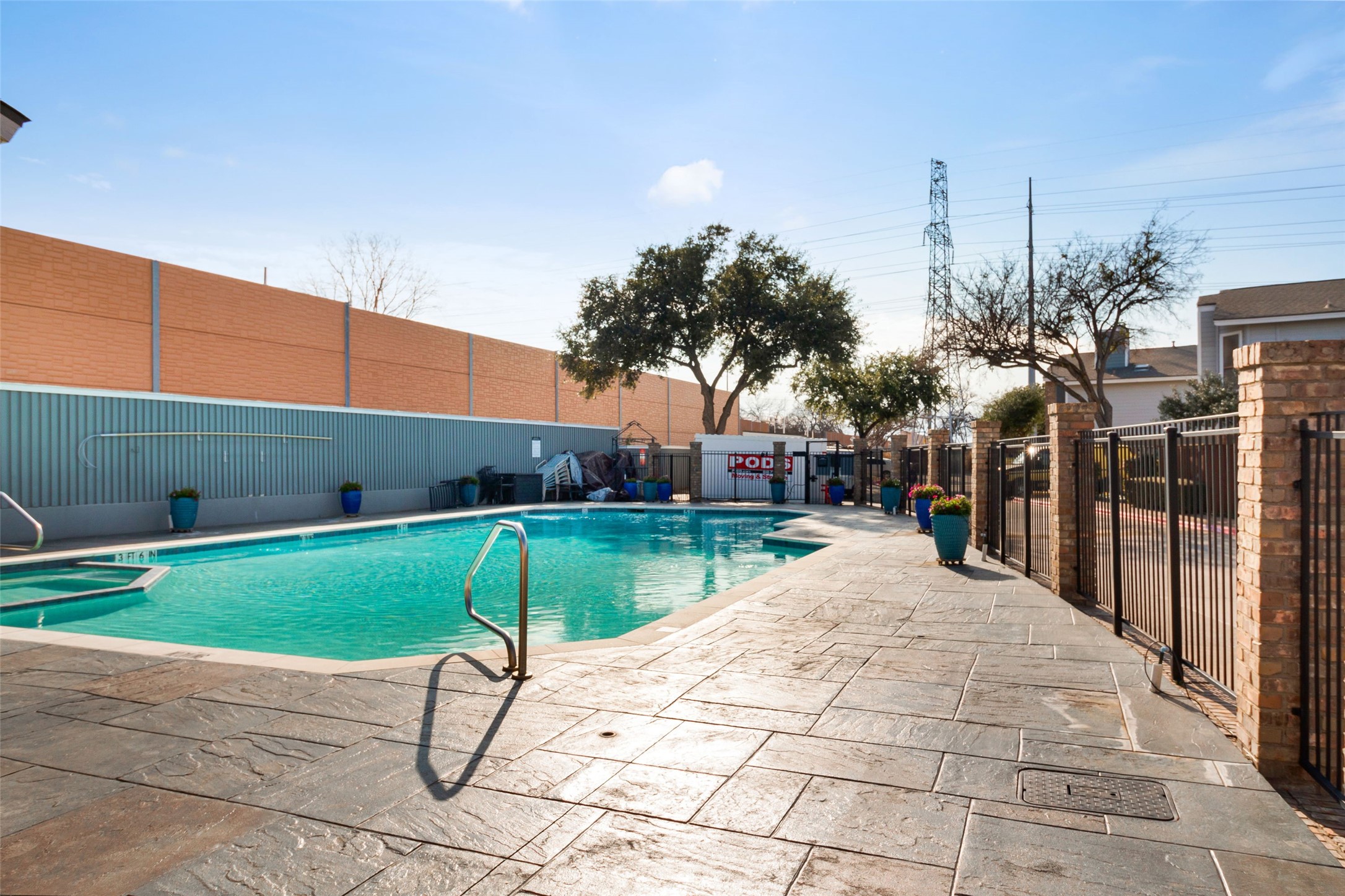 17490 Meandering Way Dallas TX 75252