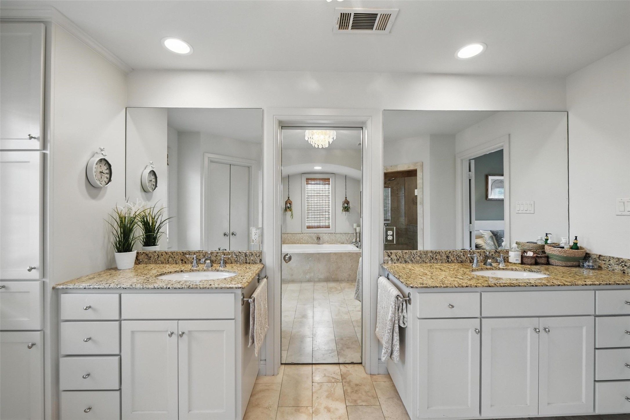 261 Casa Blanca Avenue Fort Worth TX 76107