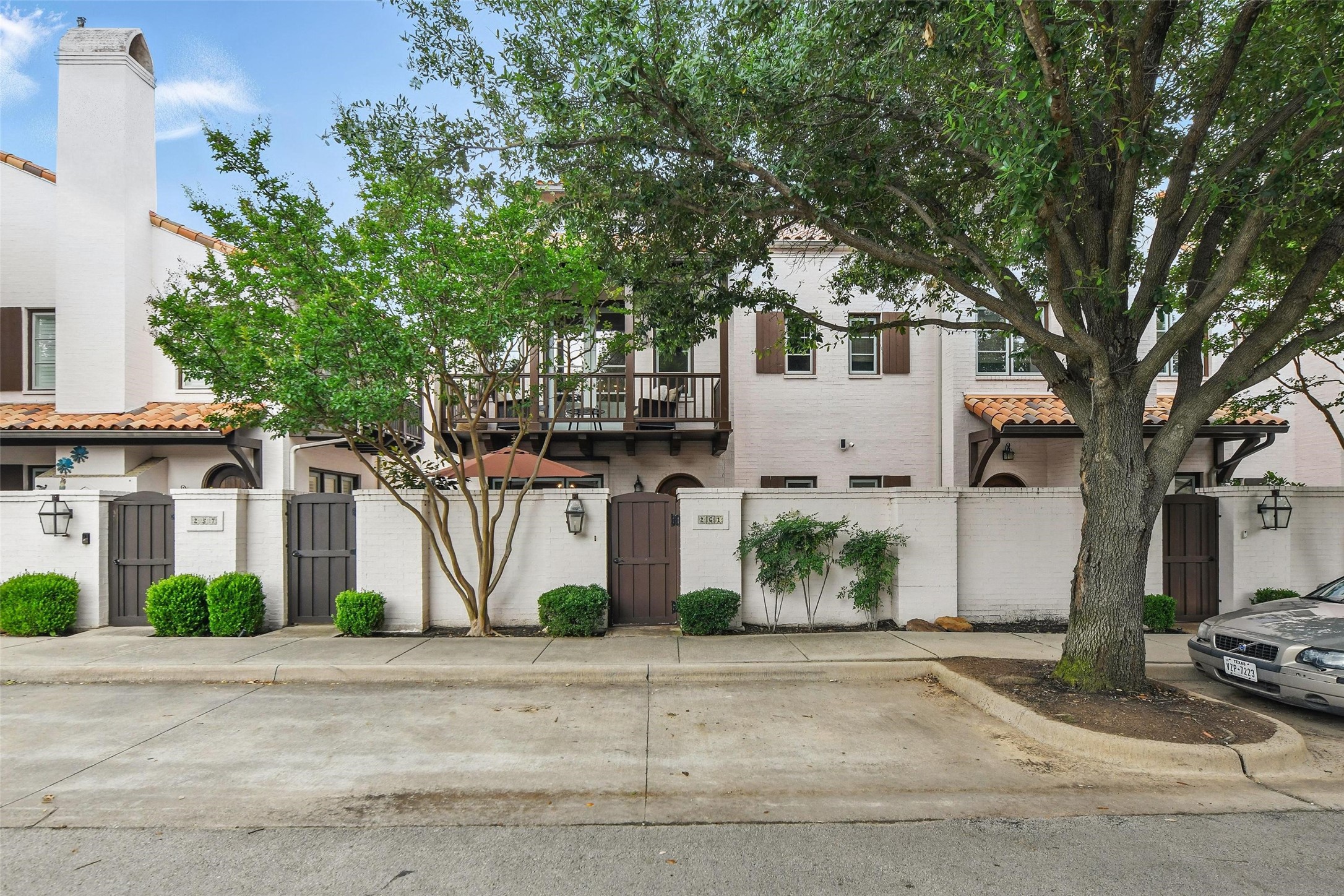 261 Casa Blanca Avenue Fort Worth TX 76107
