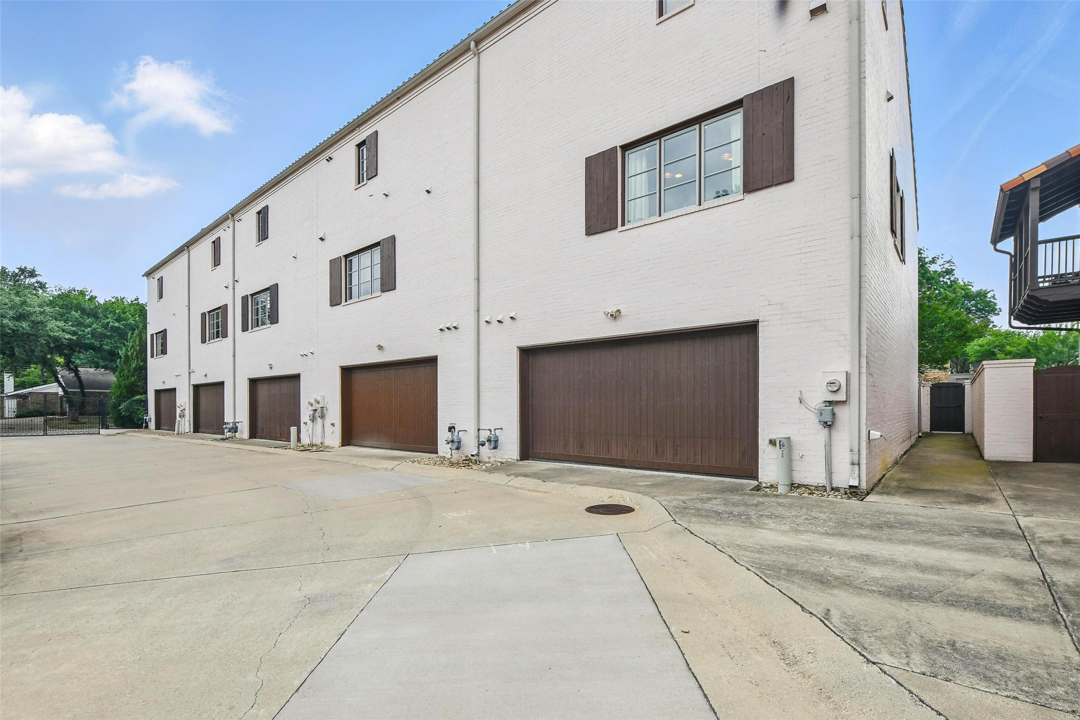261 Casa Blanca Avenue Fort Worth TX 76107
