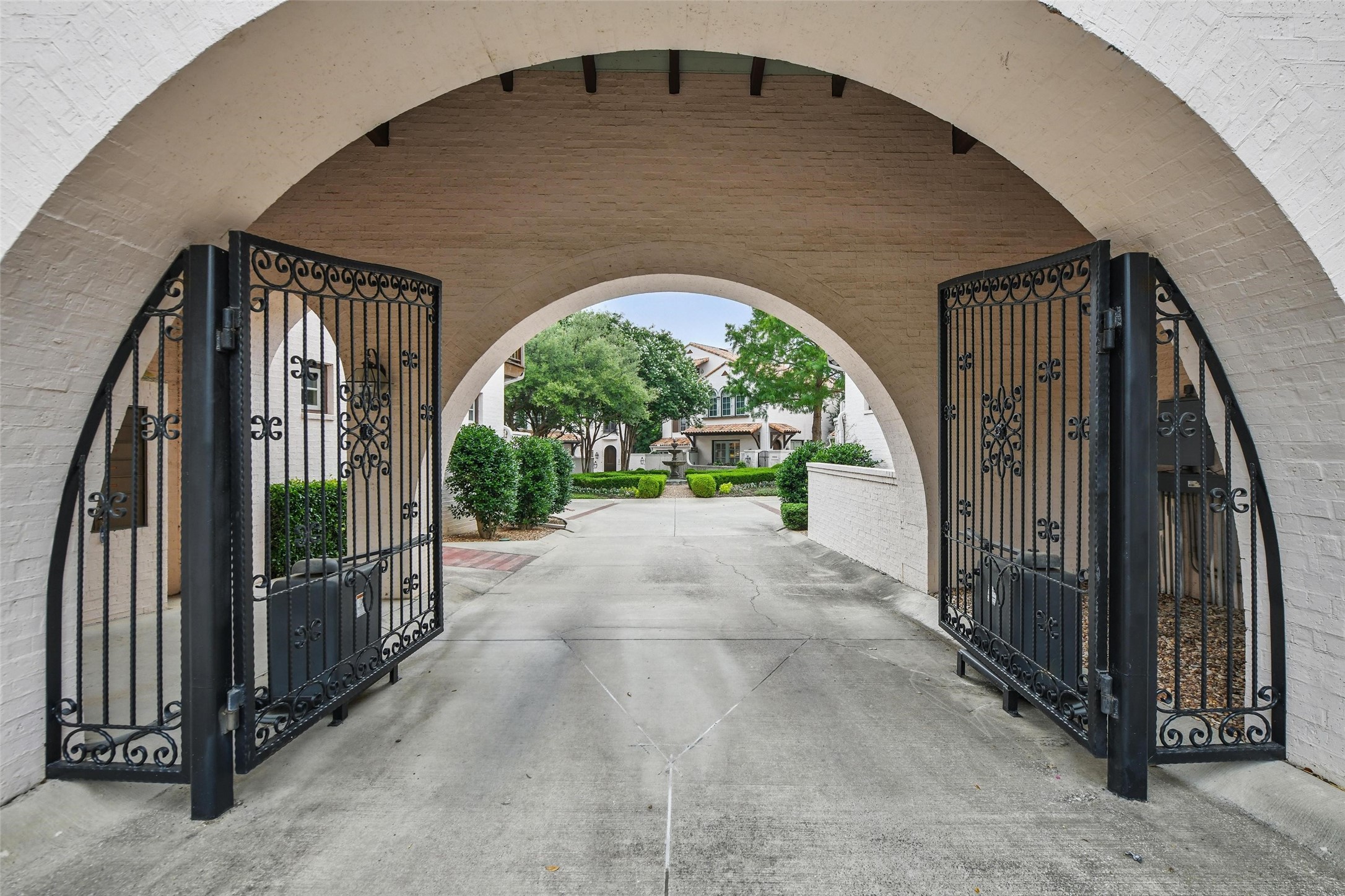 261 Casa Blanca Avenue Fort Worth TX 76107