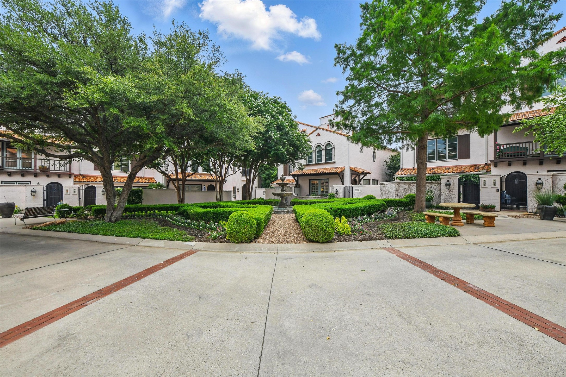 261 Casa Blanca Avenue Fort Worth TX 76107