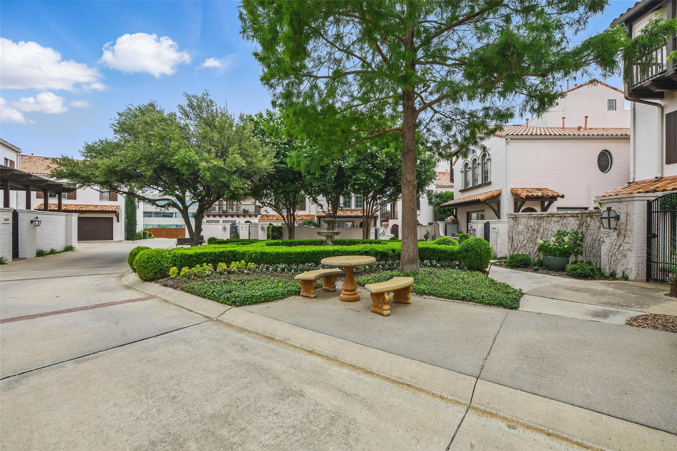 261 Casa Blanca Avenue Fort Worth TX 76107