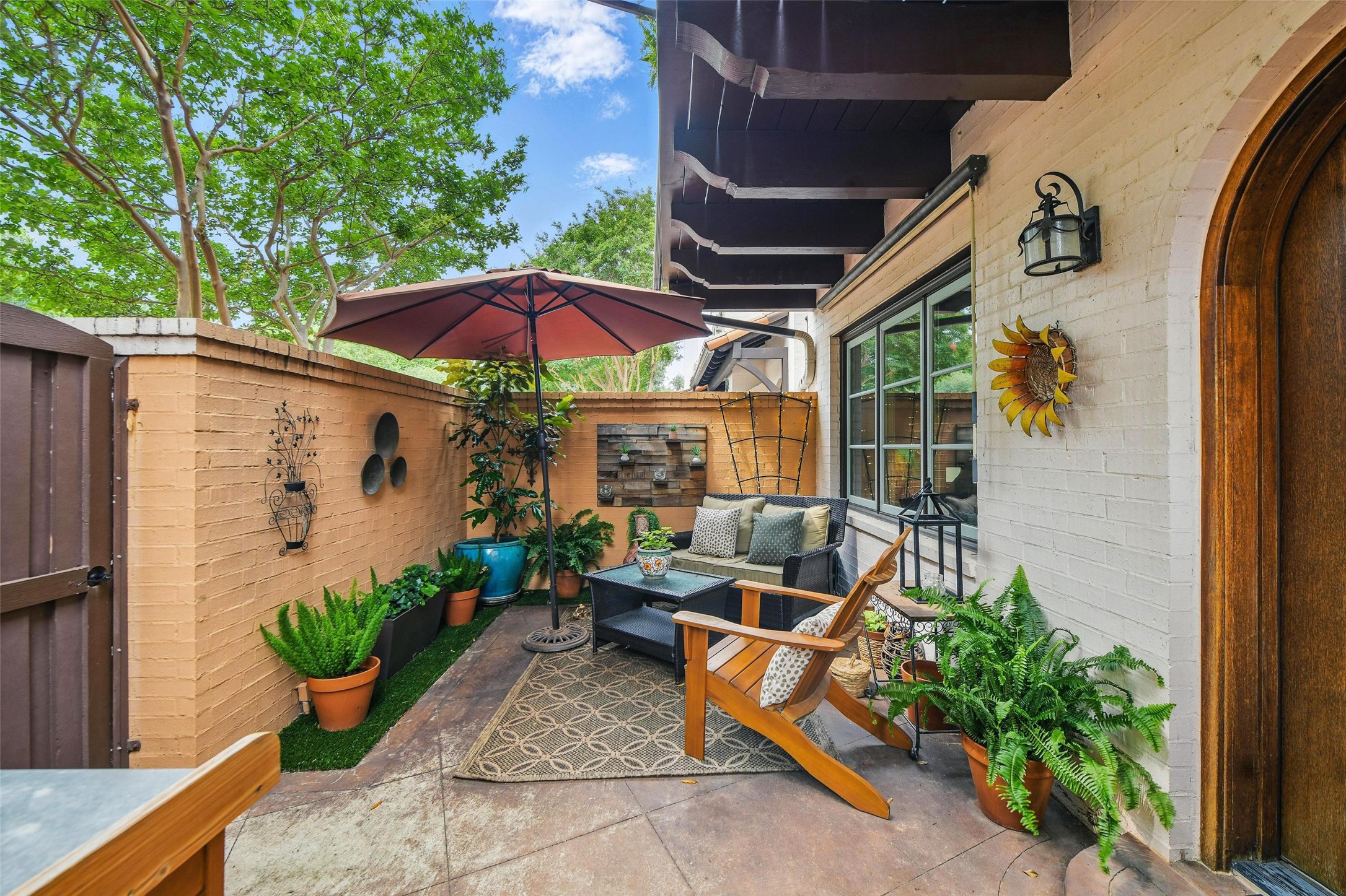 261 Casa Blanca Avenue Fort Worth TX 76107