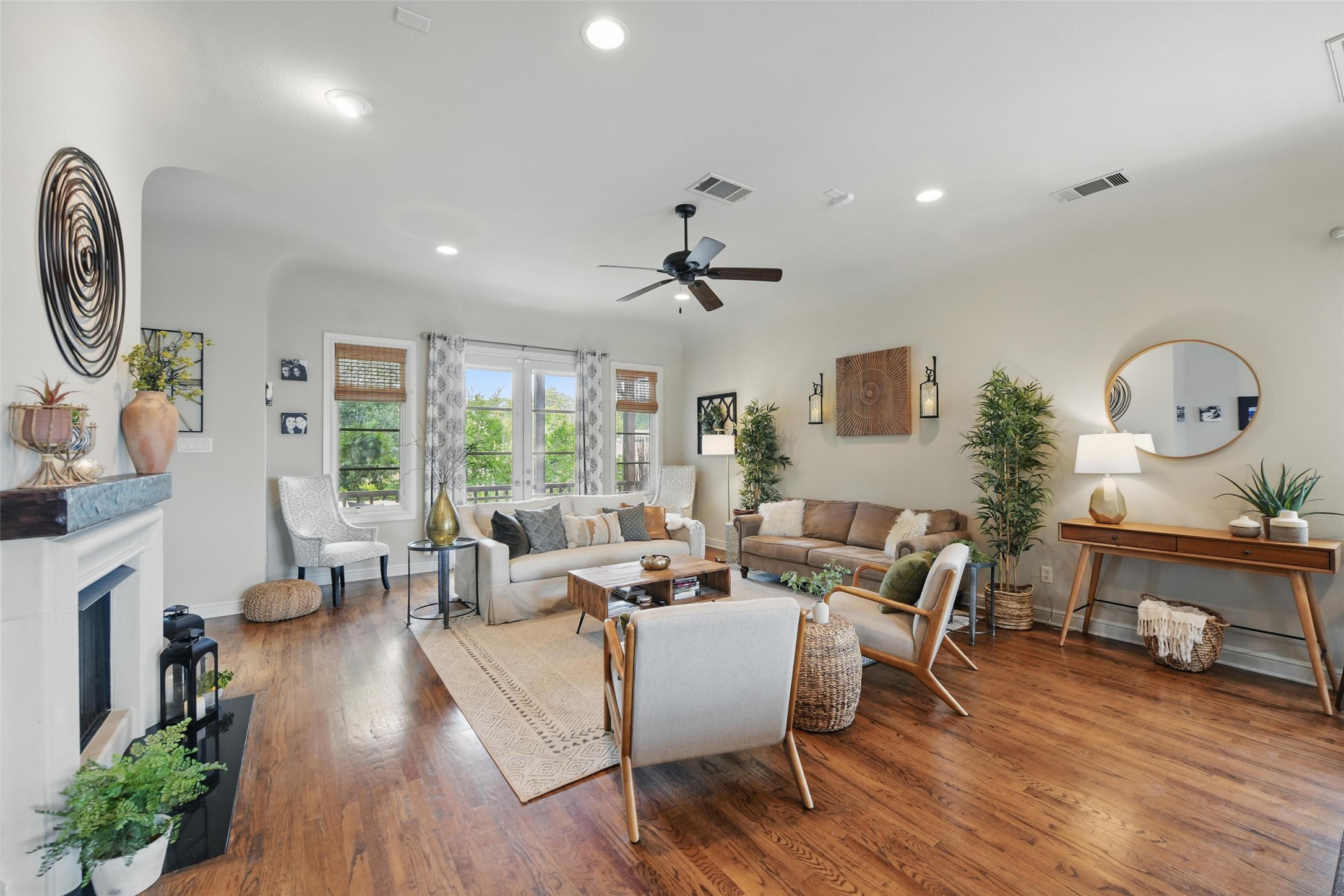 261 Casa Blanca Avenue Fort Worth TX 76107