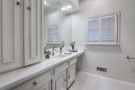 5865 Farquhar Lane Dallas TX 75209