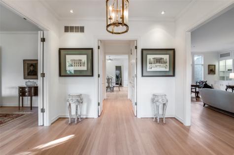 5865 Farquhar Lane Dallas TX 75209