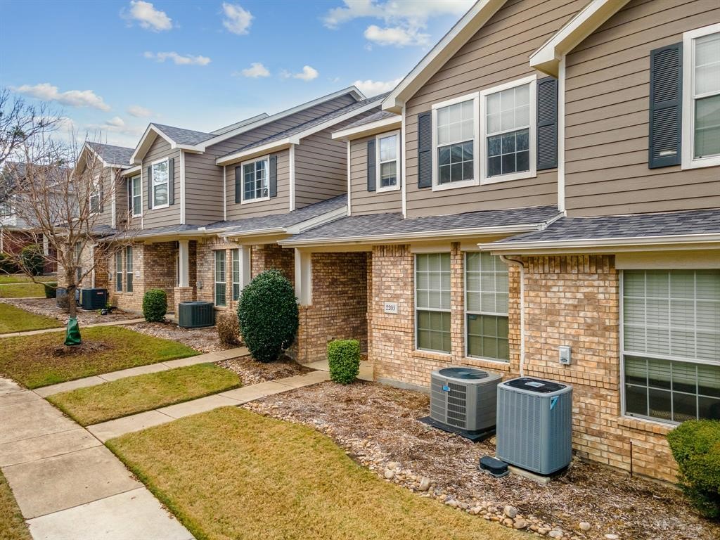 2205 Stoneleigh Place Mckinney TX 75071