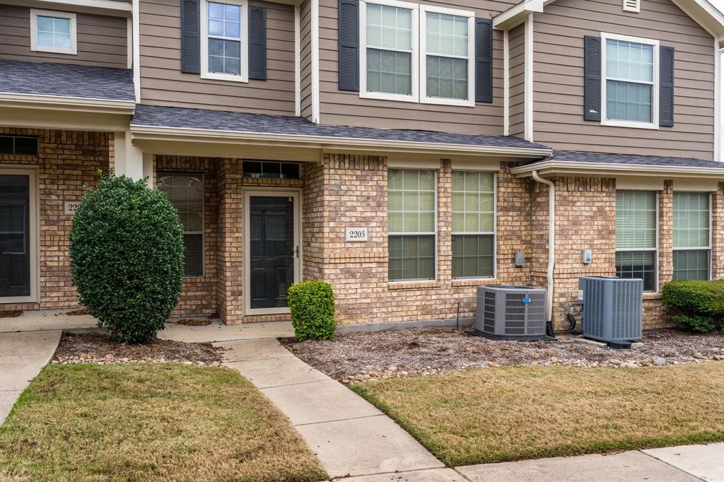 2205 Stoneleigh Place Mckinney TX 75071