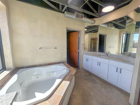 829 W Daggett Avenue Fort Worth TX 76104
