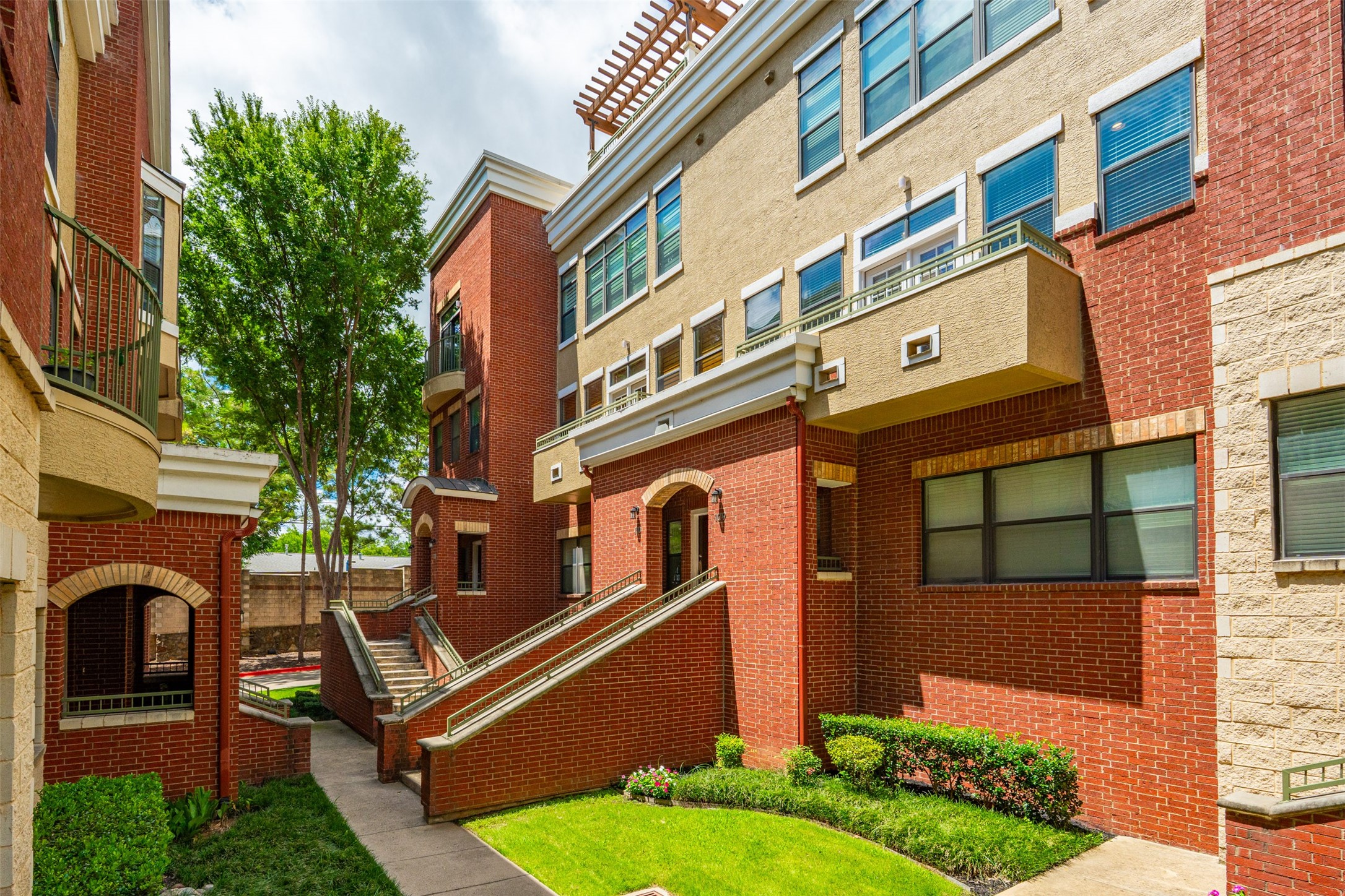 1201 Beaconsfield Lane Arlington TX 76011