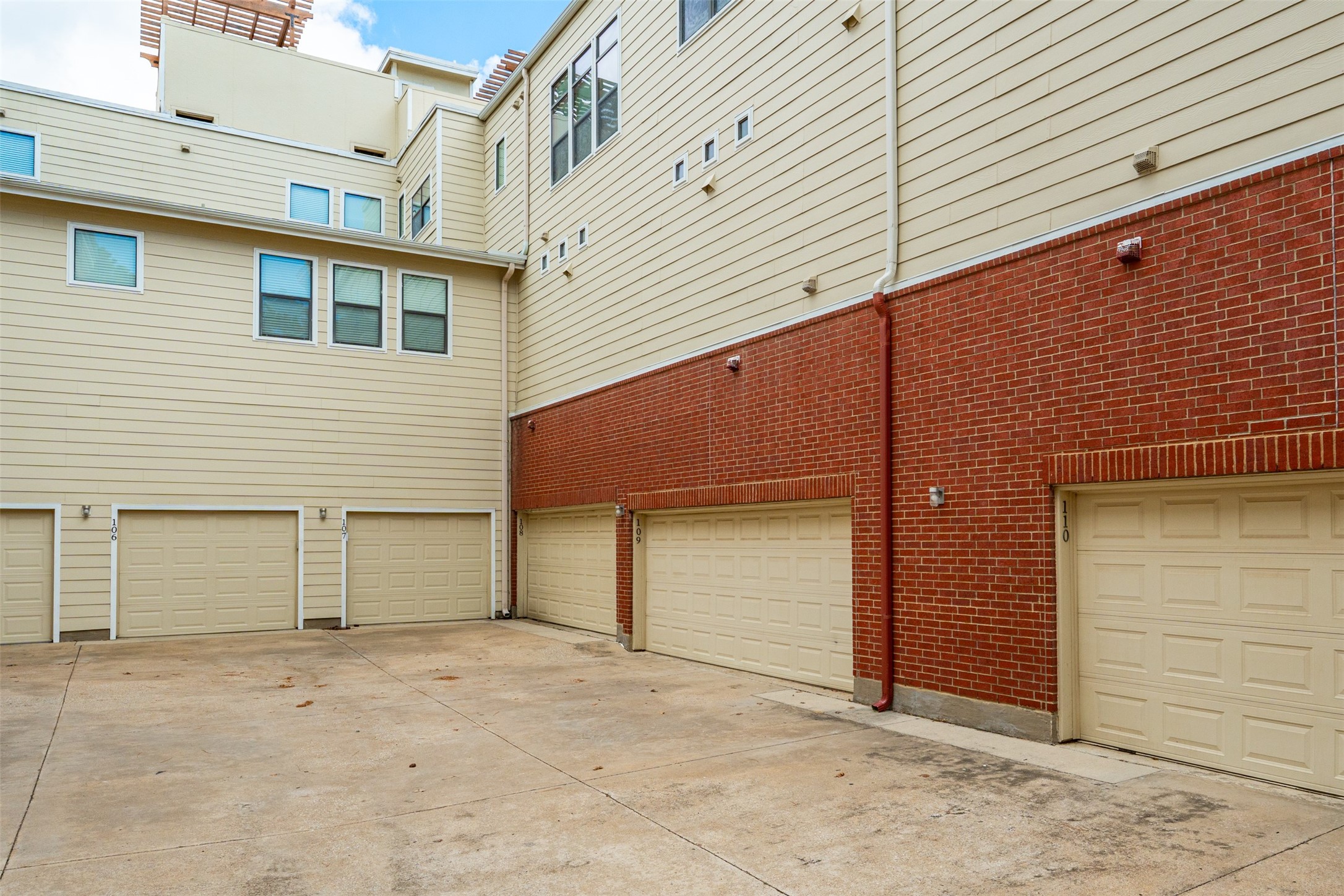 1201 Beaconsfield Lane Arlington TX 76011