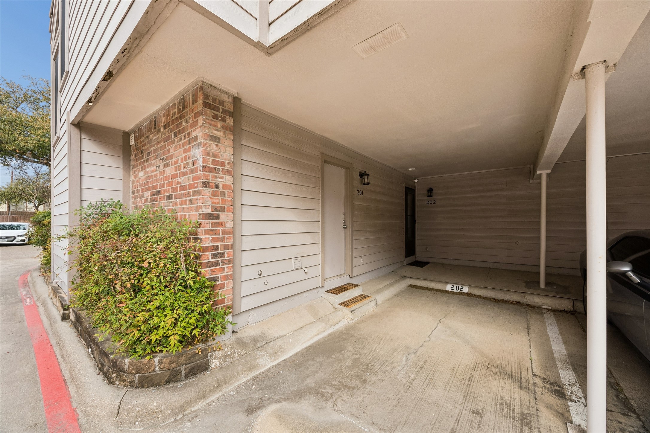18240 Midway Road Dallas TX 75287