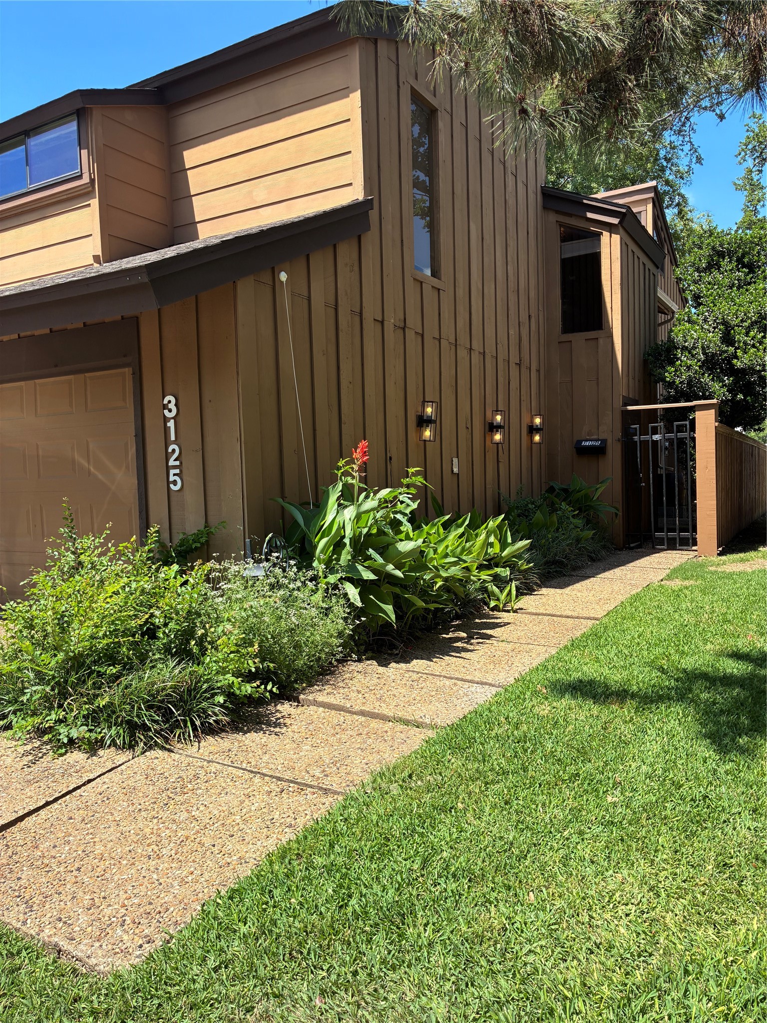3125 Golden Oak Court Farmers Branch TX 75234