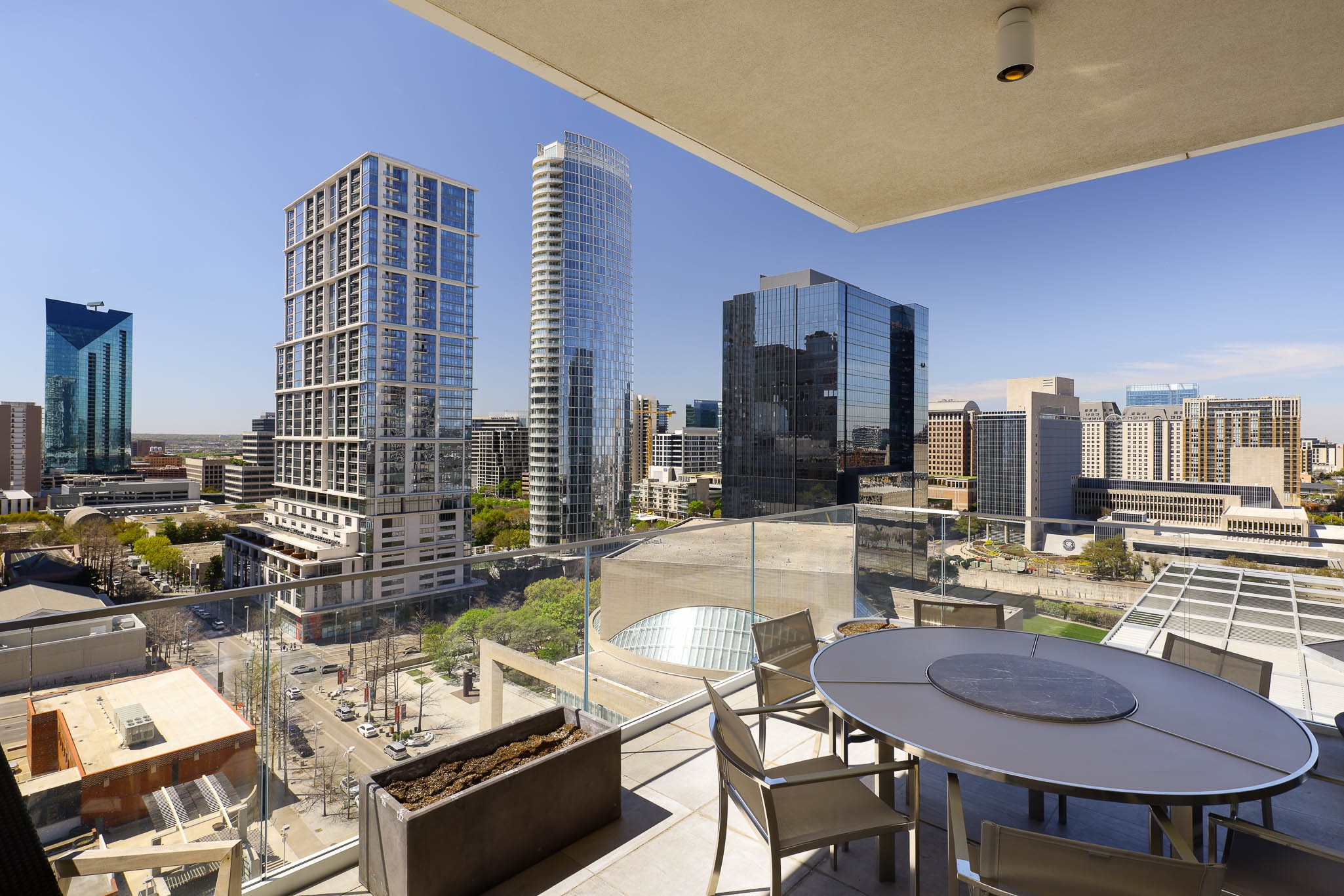 1747 Leonard Street Dallas TX 75201