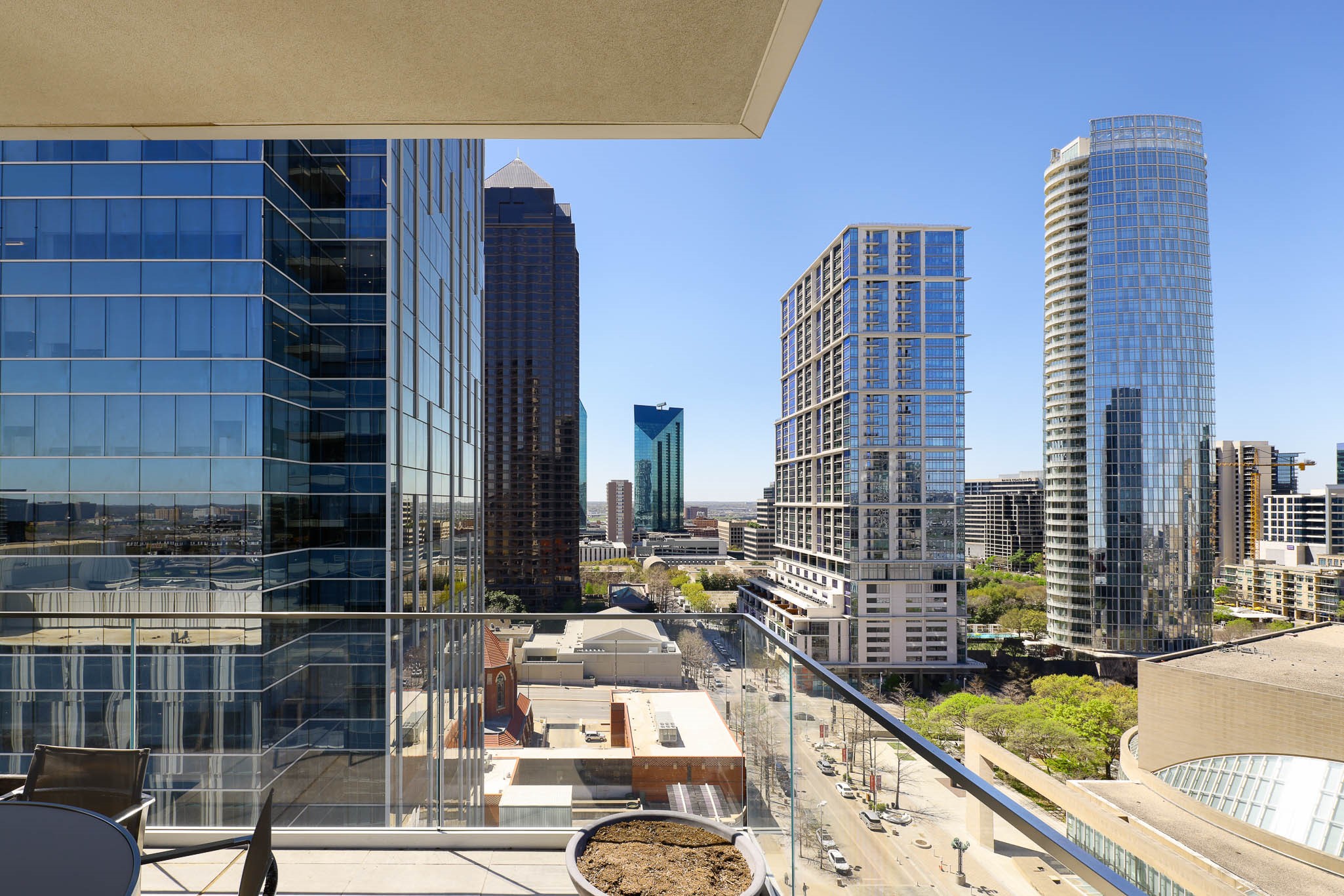 1747 Leonard Street Dallas TX 75201
