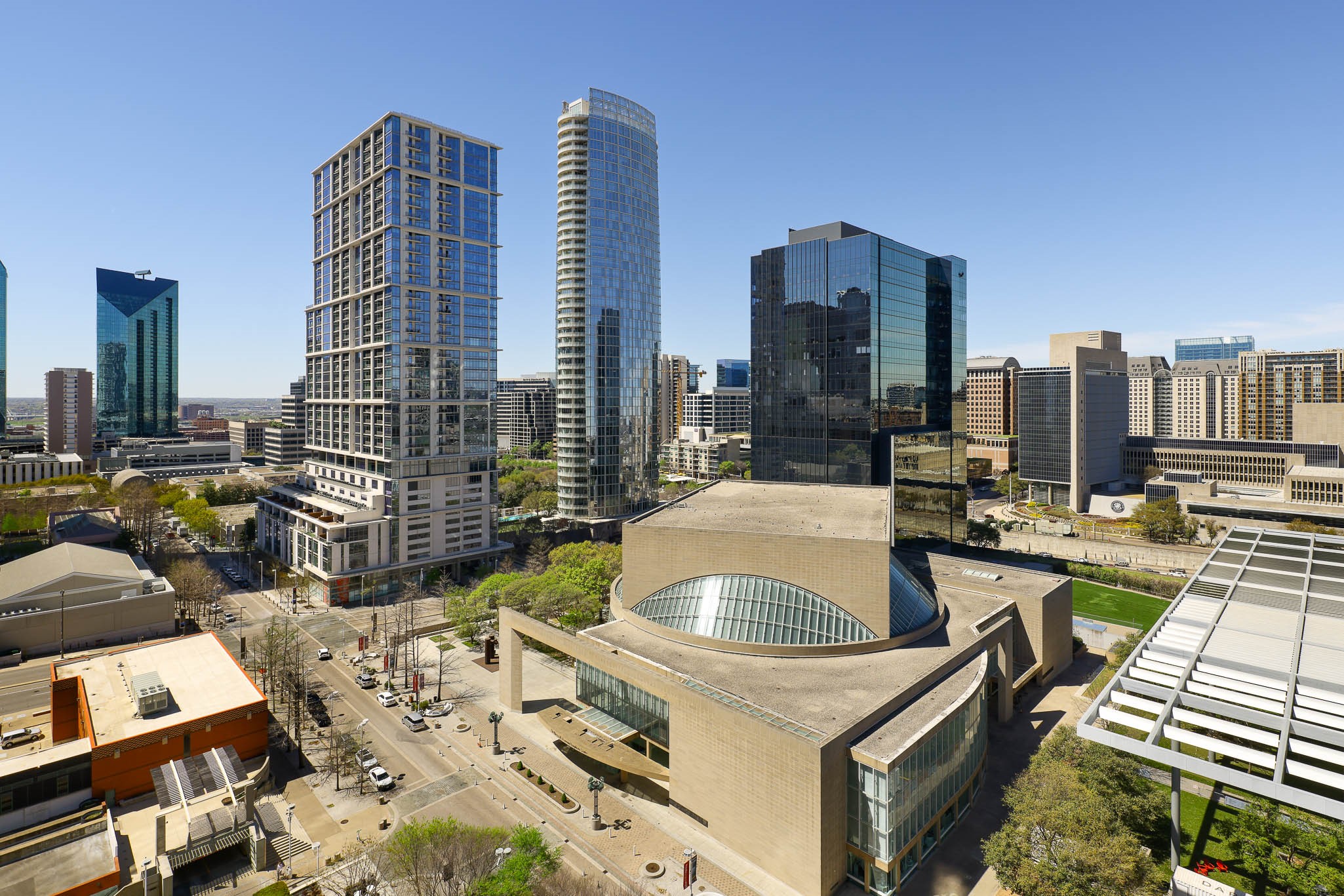1747 Leonard Street Dallas TX 75201