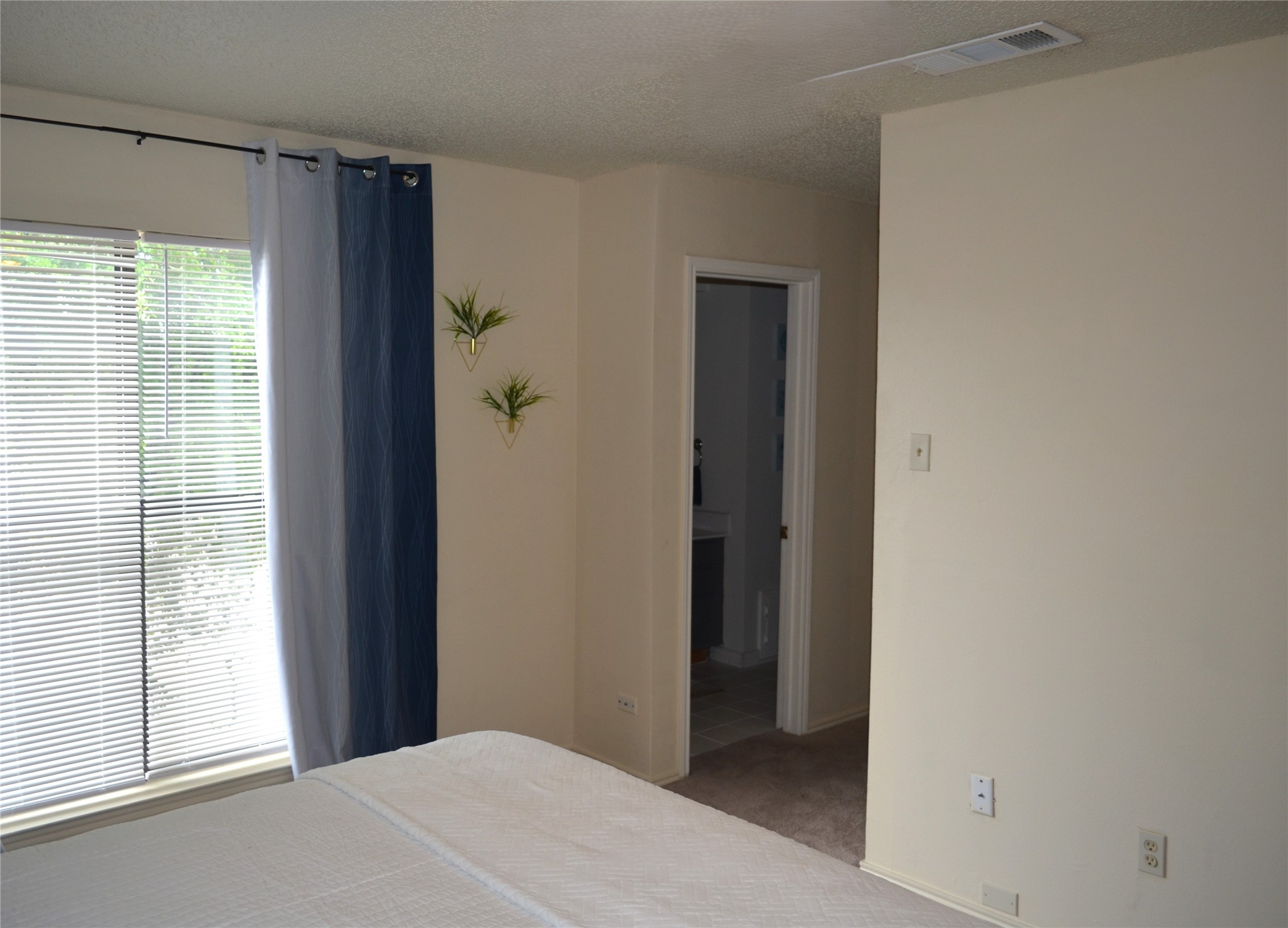 8404 Forest Lane Dallas TX 75243