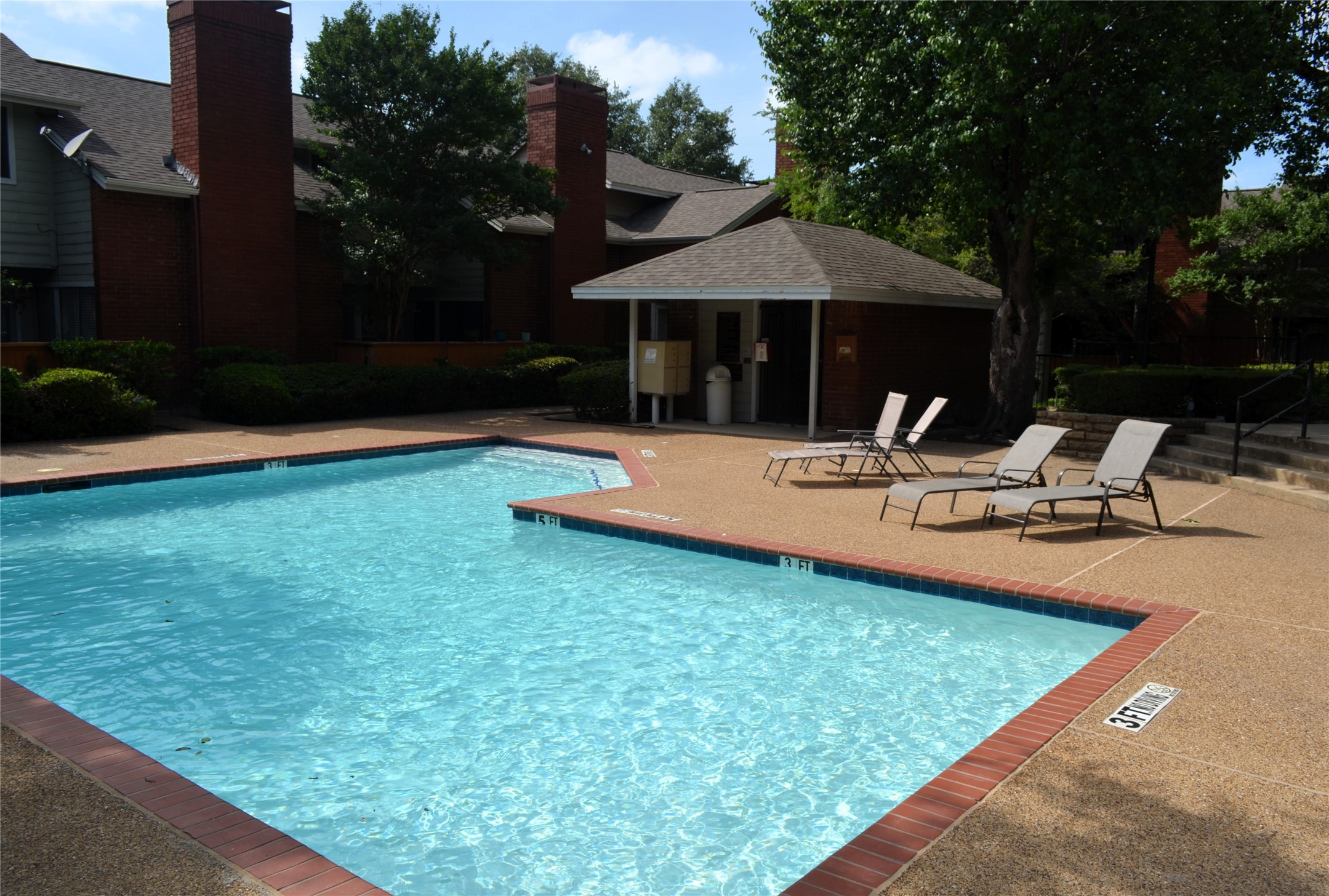 8404 Forest Lane Dallas TX 75243