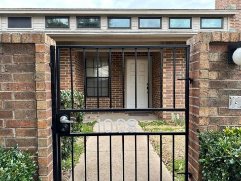 1008 Forest Creek Street Benbrook TX 76126