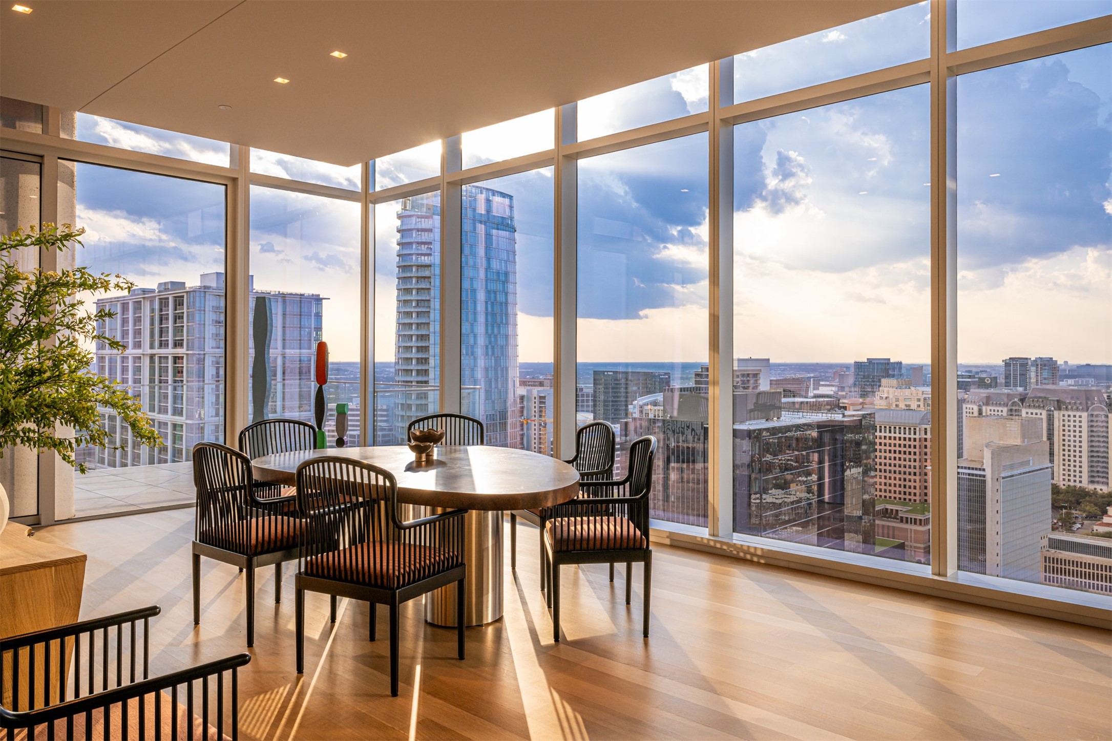 1747 Leonard Street Dallas TX 75201