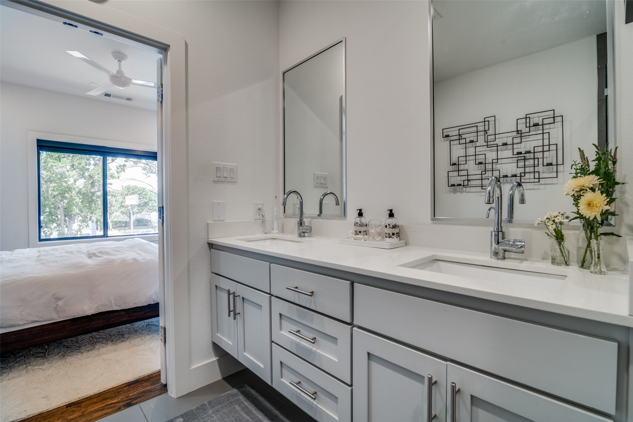 5602 Lindell Avenue Dallas TX 75206