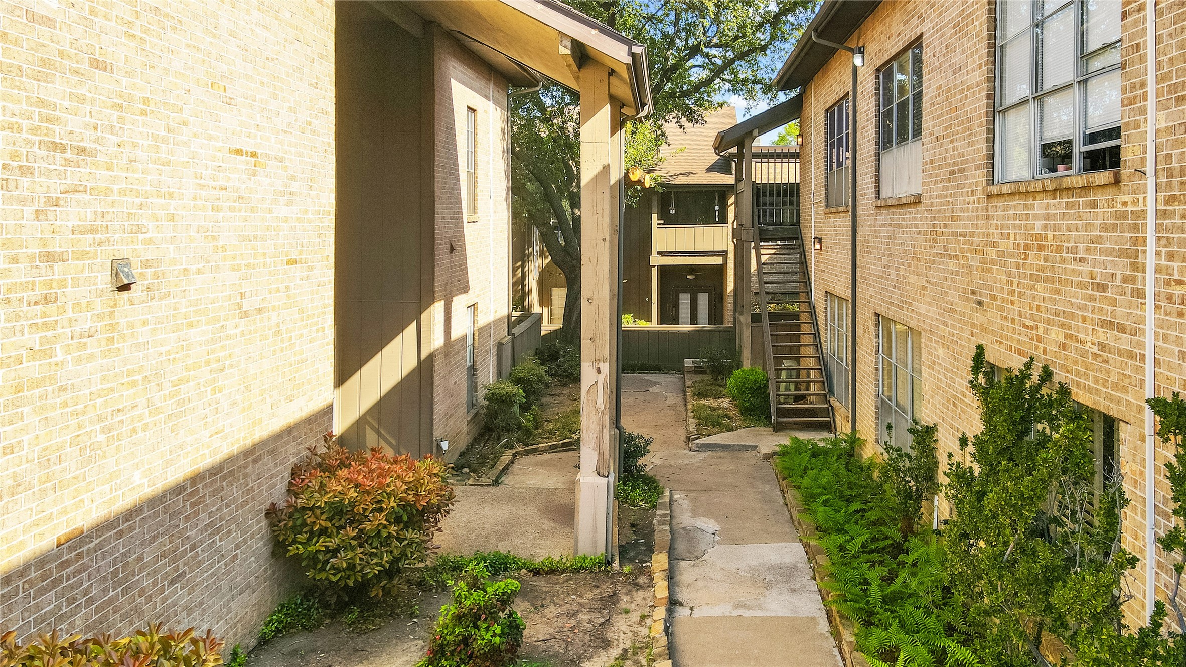 10437 High Hollows Drive Dallas TX 75230
