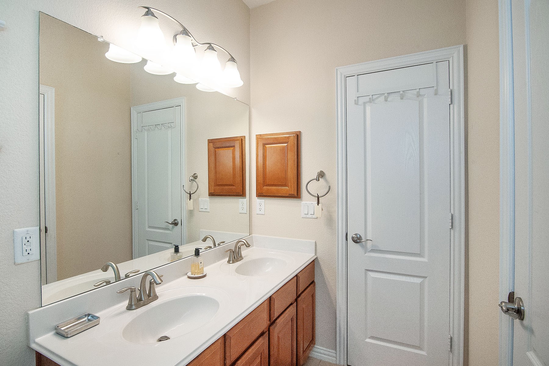 8624 Iron Horse Drive Irving TX 75063