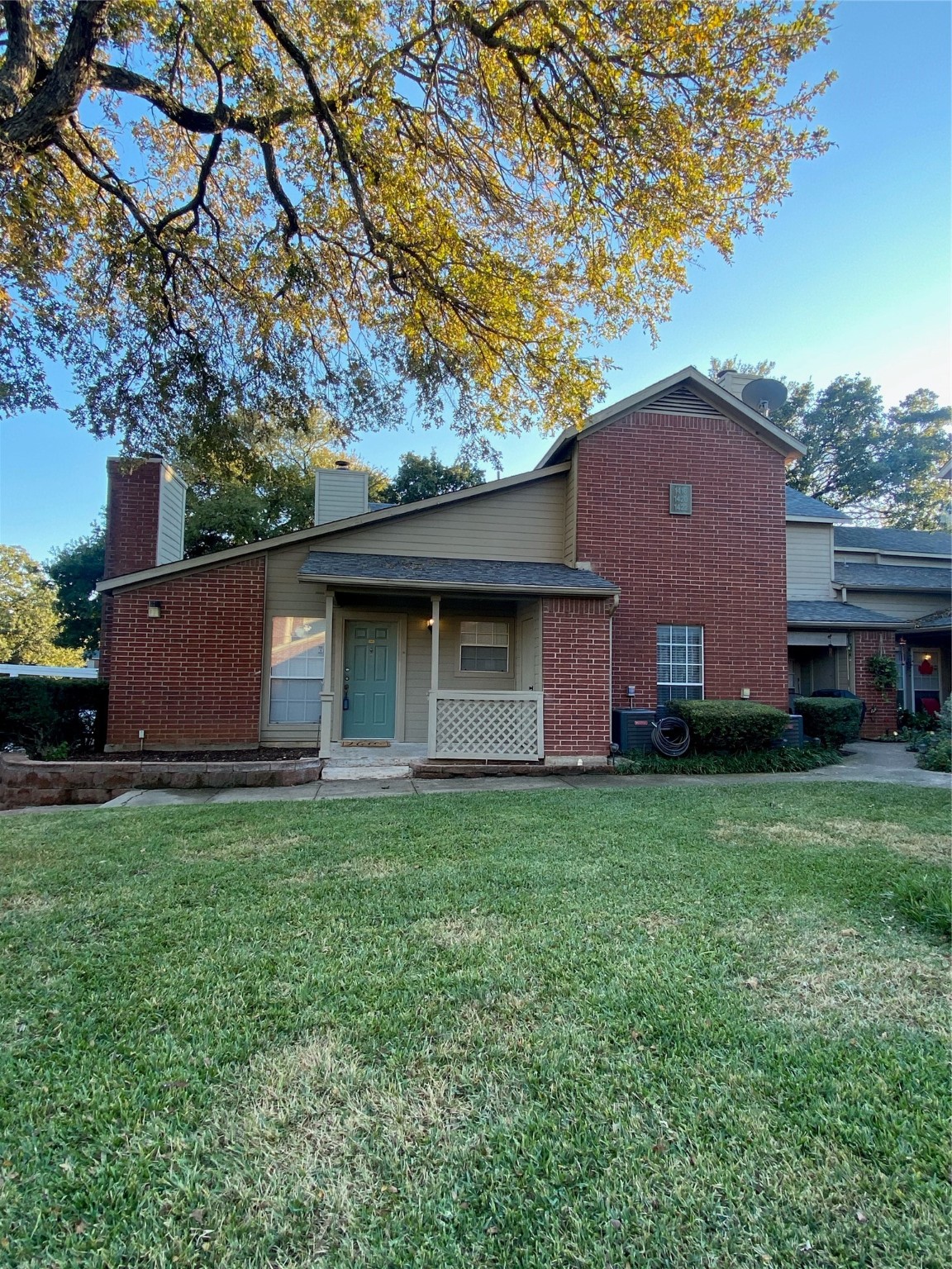 1422 Meadowood Village Drive Fort Worth TX 76120