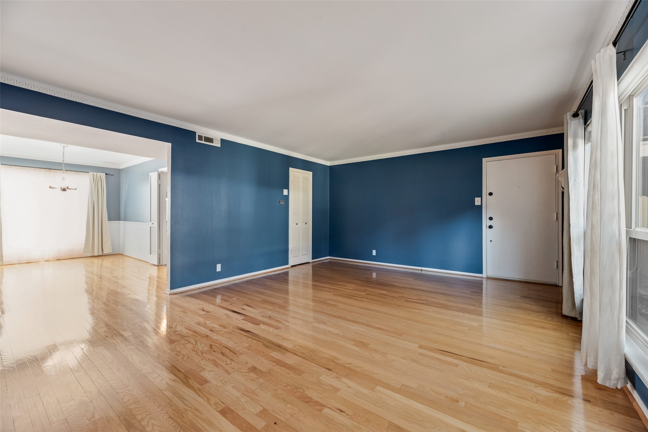 11152 Valleydale Drive Dallas TX 75230