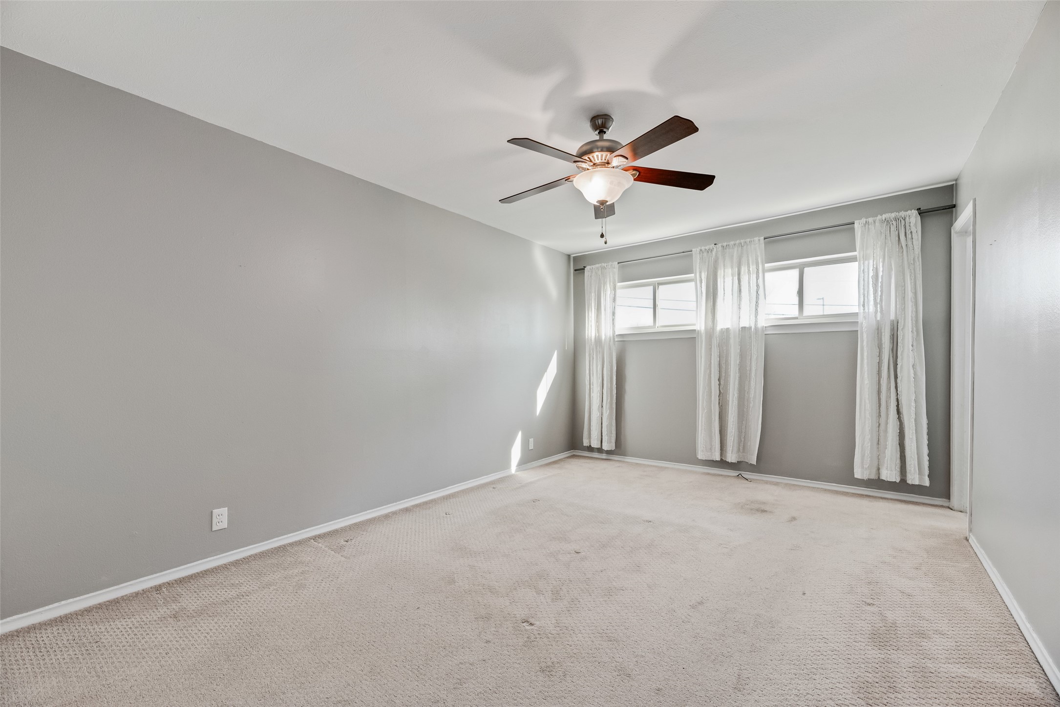 11152 Valleydale Drive Dallas TX 75230