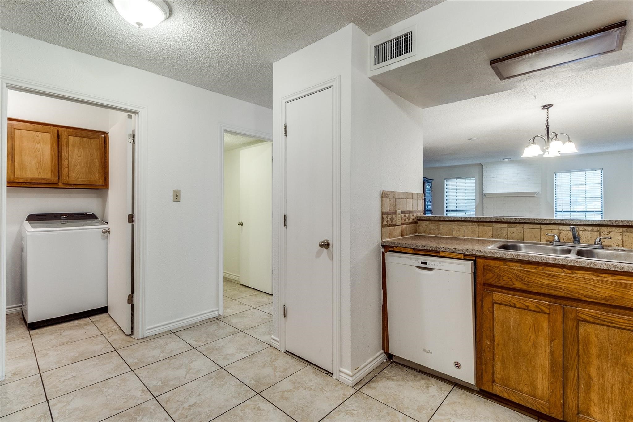 2414 Cordoba Drive Carrollton TX 75006