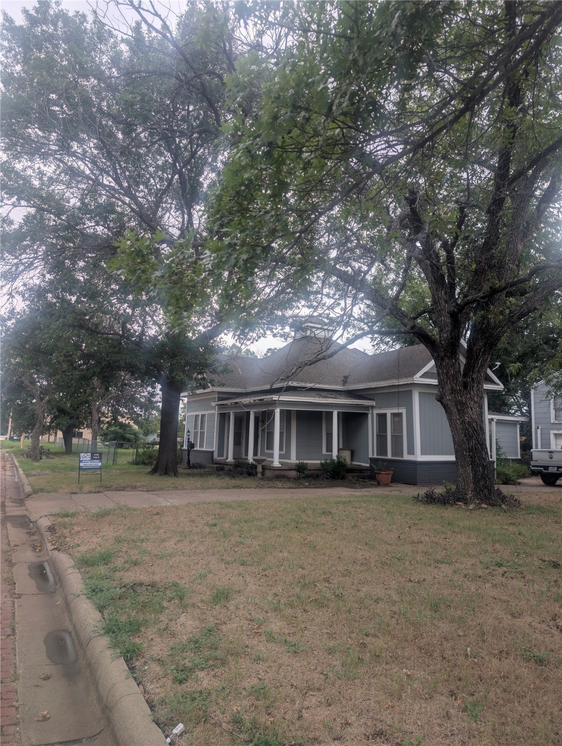 105 W Oak Street Olney TX 76374