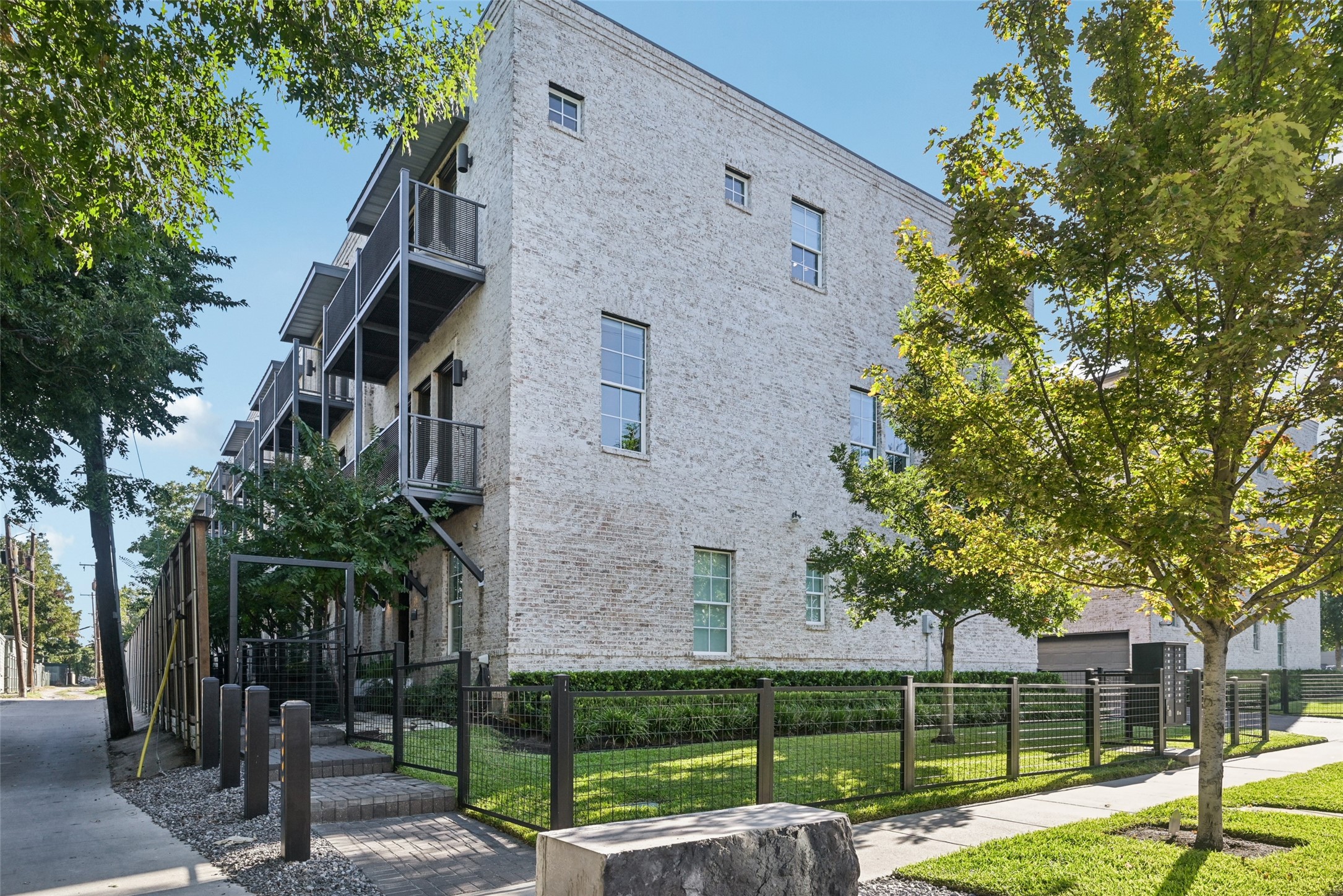 2815 Lynlock Court Dallas TX 75219