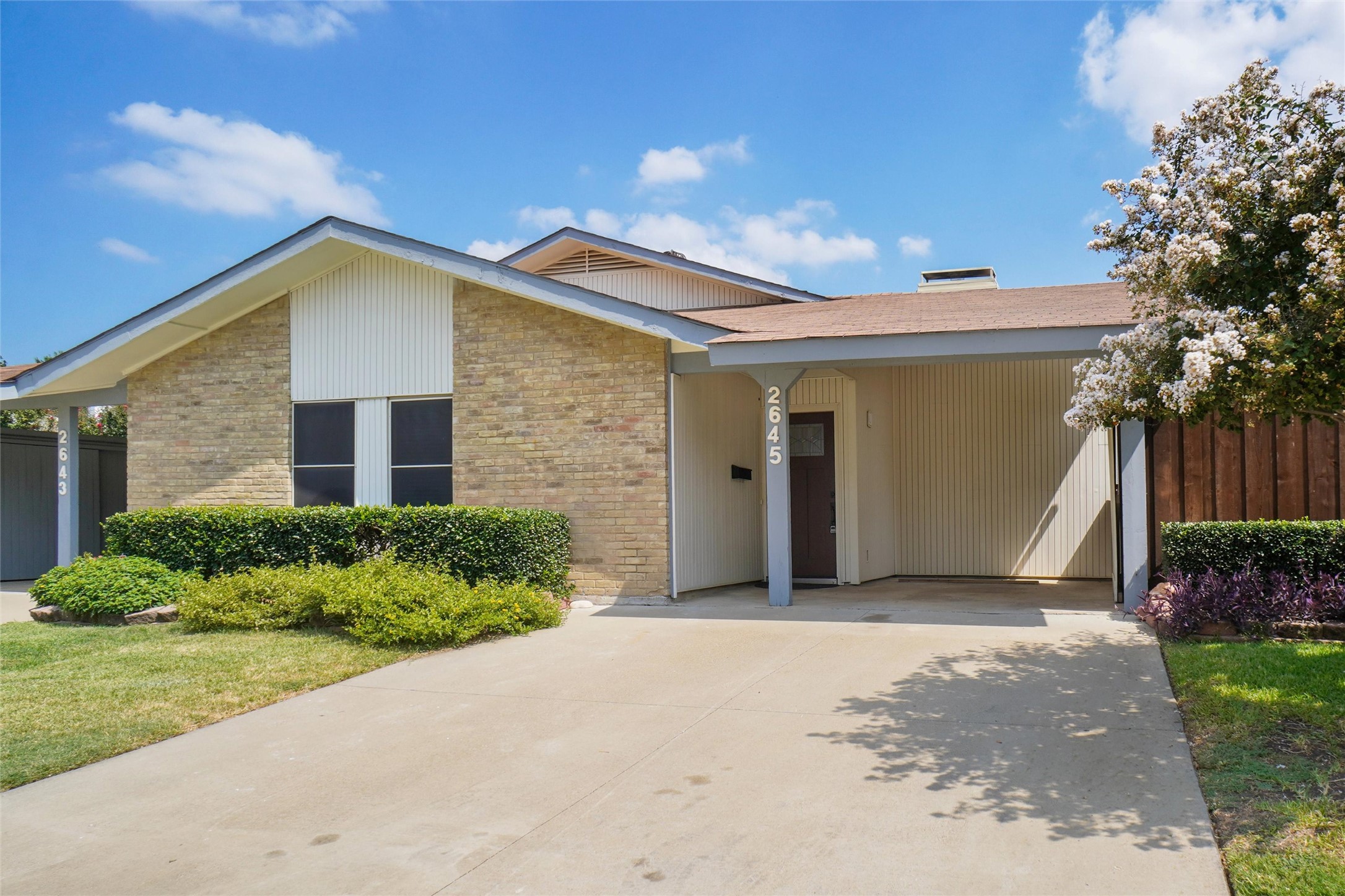 2645 Via Los Altos Carrollton TX 75006