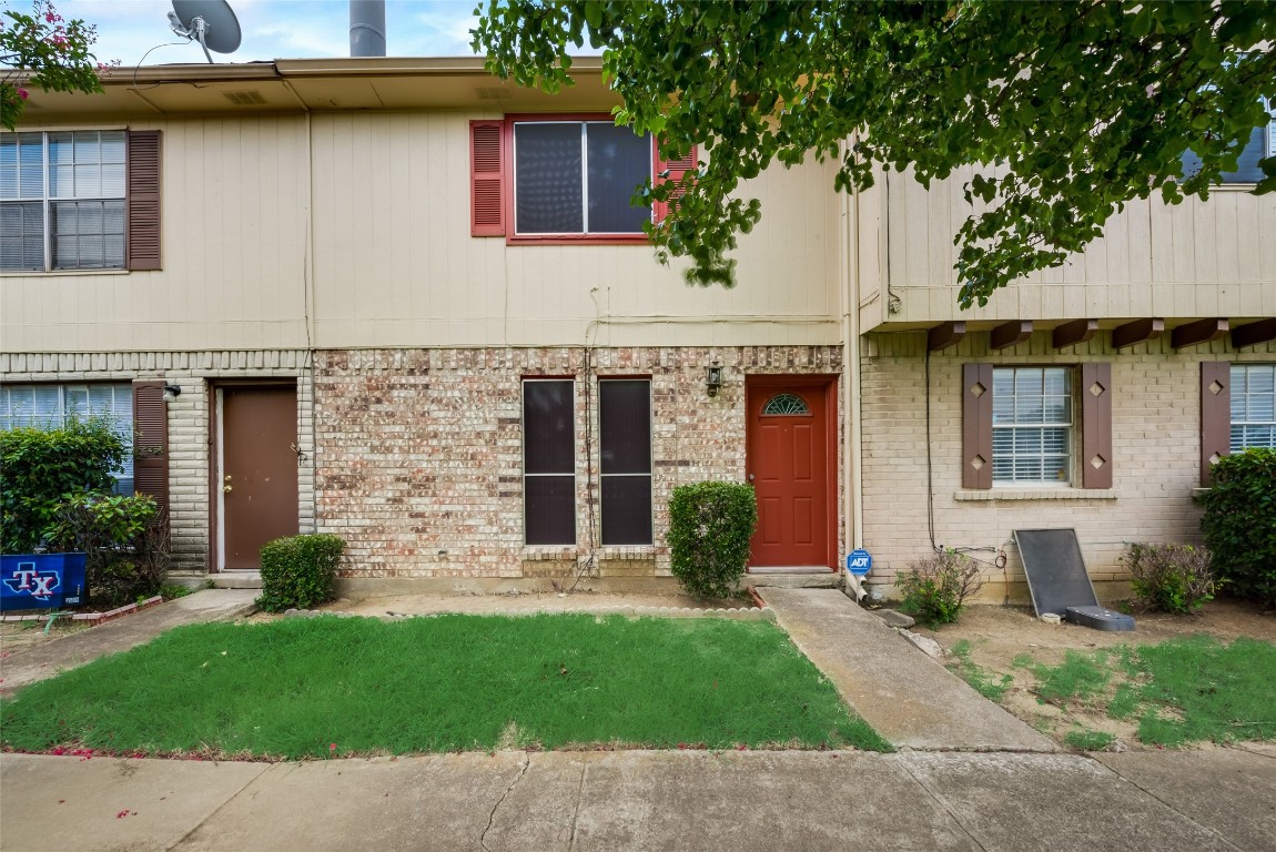 52 E Mountain Creek Court Grand Prairie TX 75052