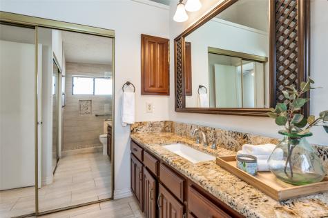 17490 Meandering Way Dallas TX 75252