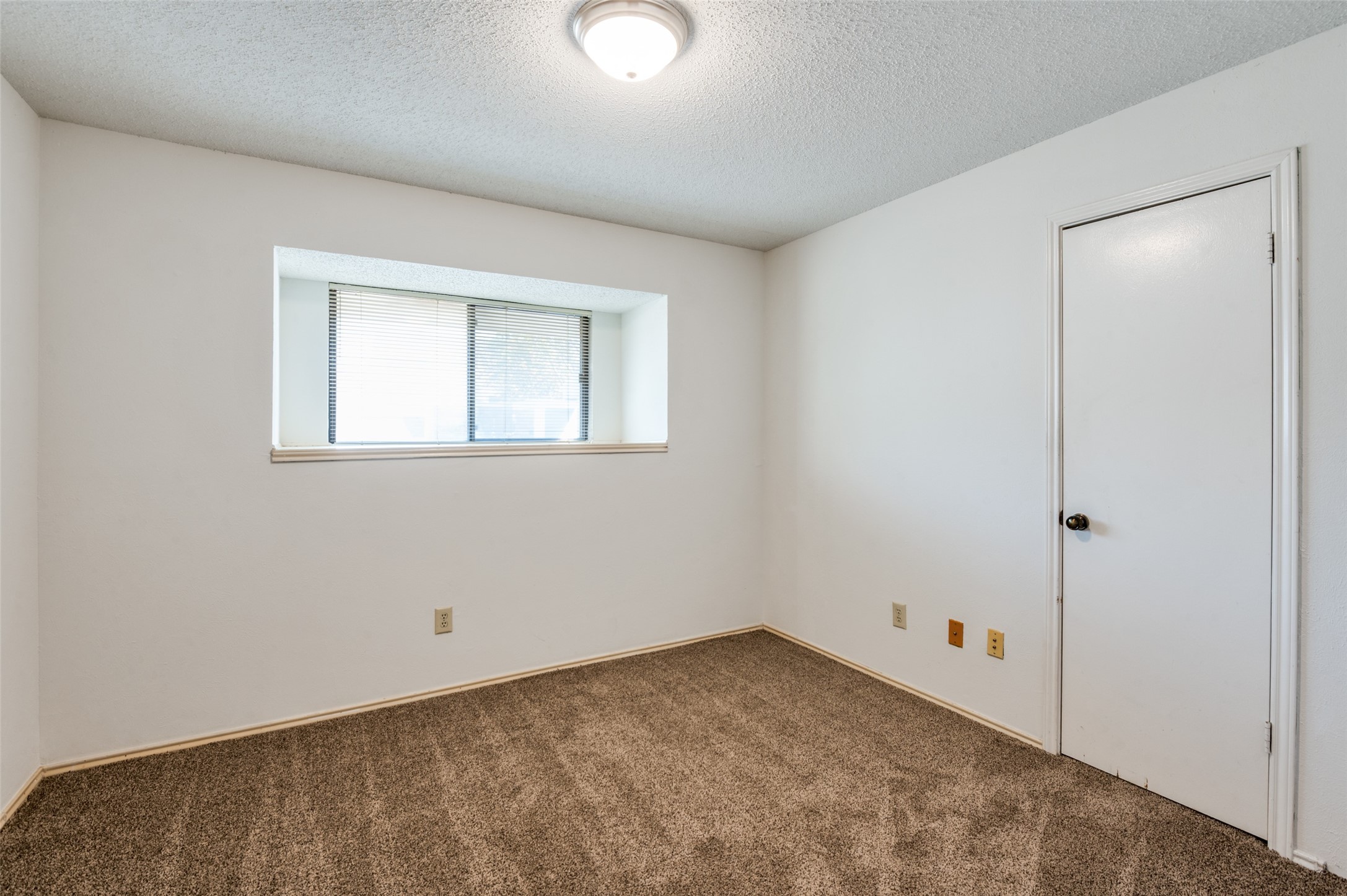 17490 Meandering Way Dallas TX 75252