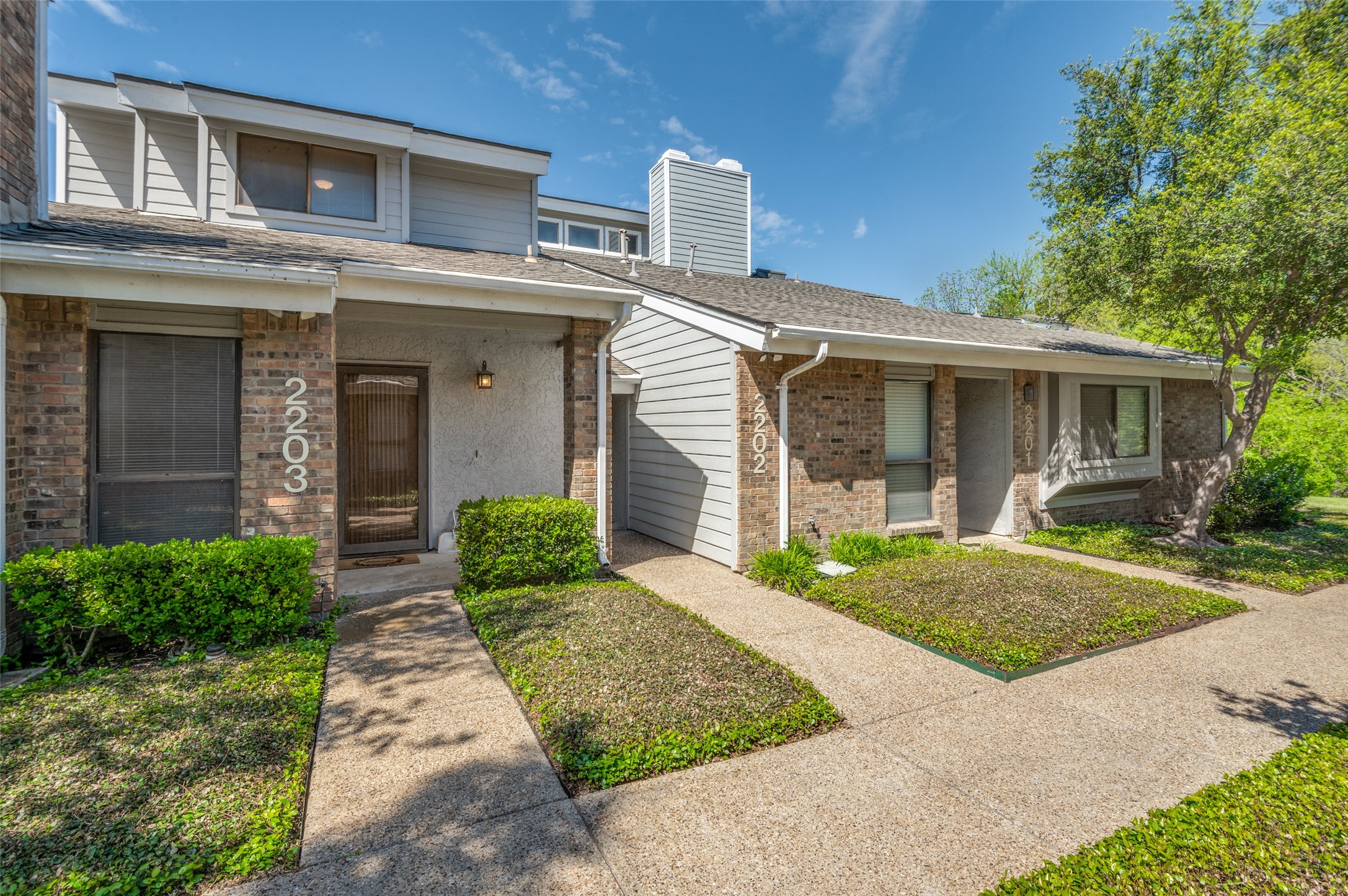 17490 Meandering Way Dallas TX 75252